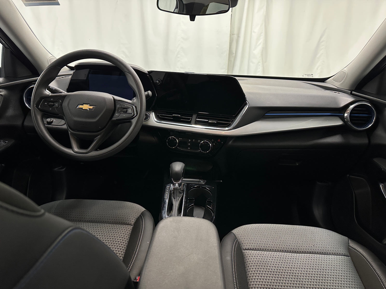 Thumbnail: 2025 Chevrolet Trax - 3