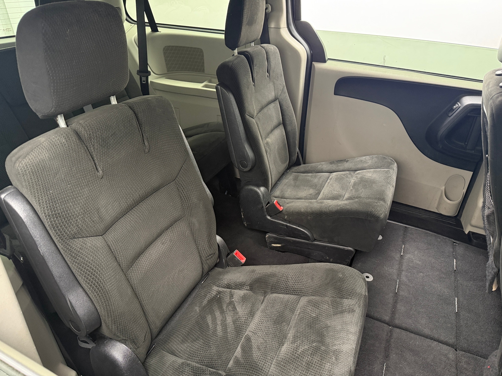 Thumbnail: 2016 Dodge Grand Caravan - 6