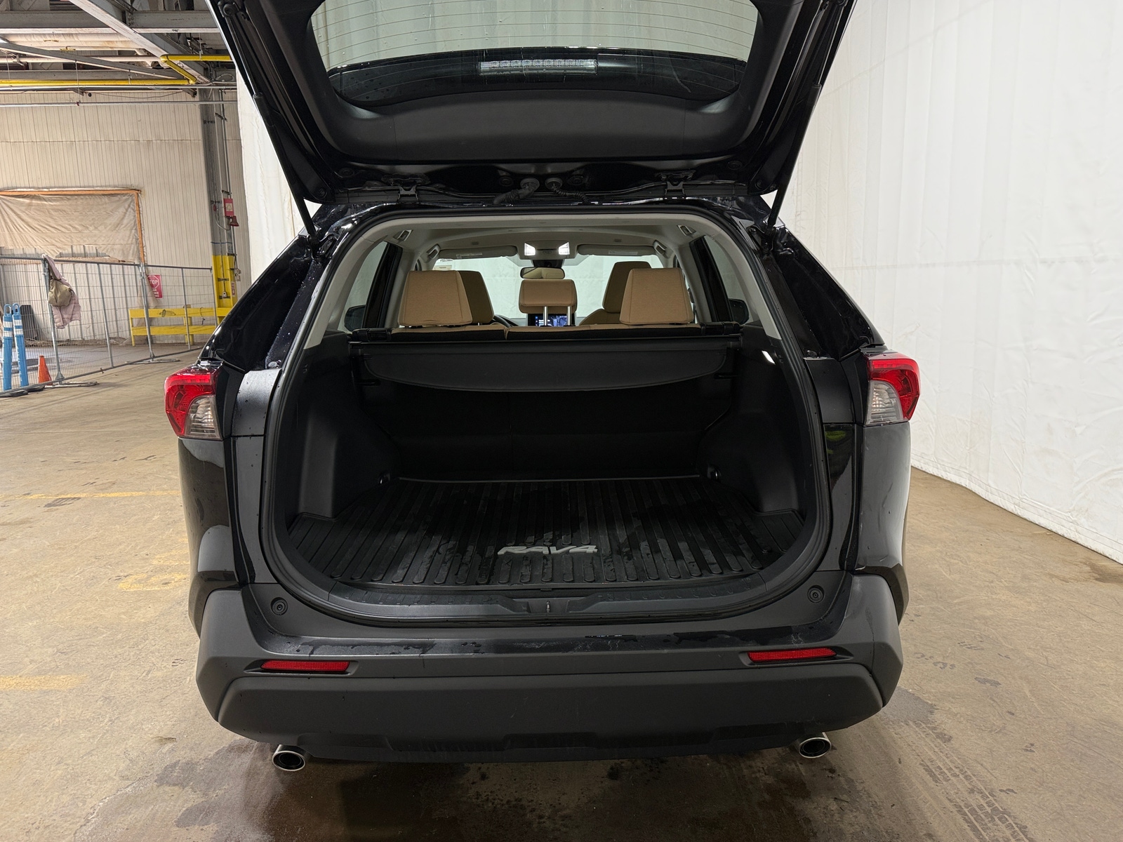 Thumbnail: 2023 Toyota RAV4 - 7