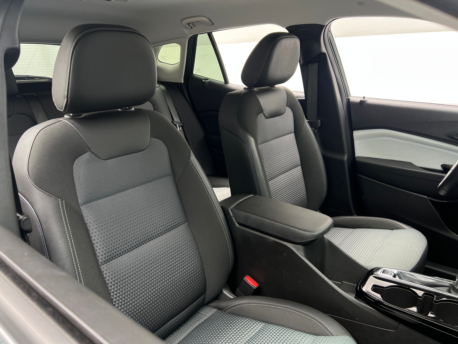 Thumbnail: 2025 Chevrolet Trax - 2