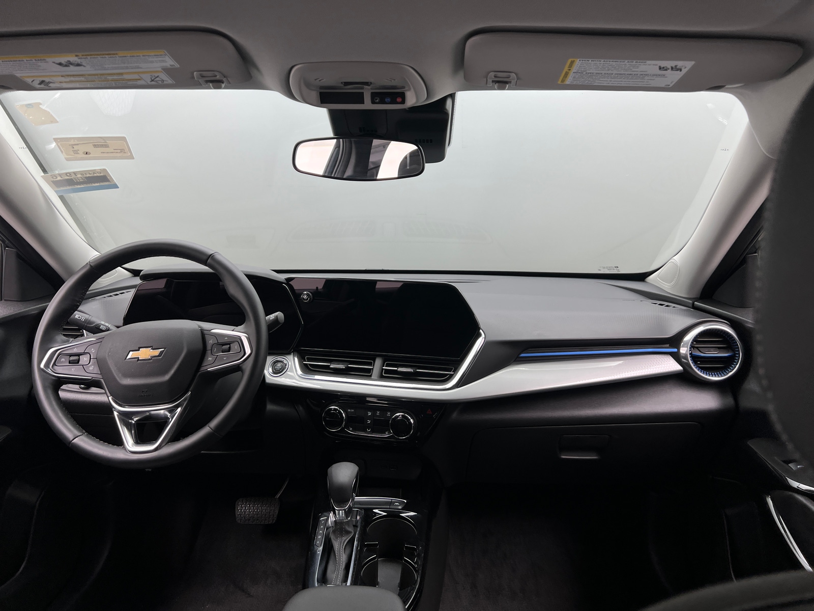 Thumbnail: 2025 Chevrolet Trax - 3