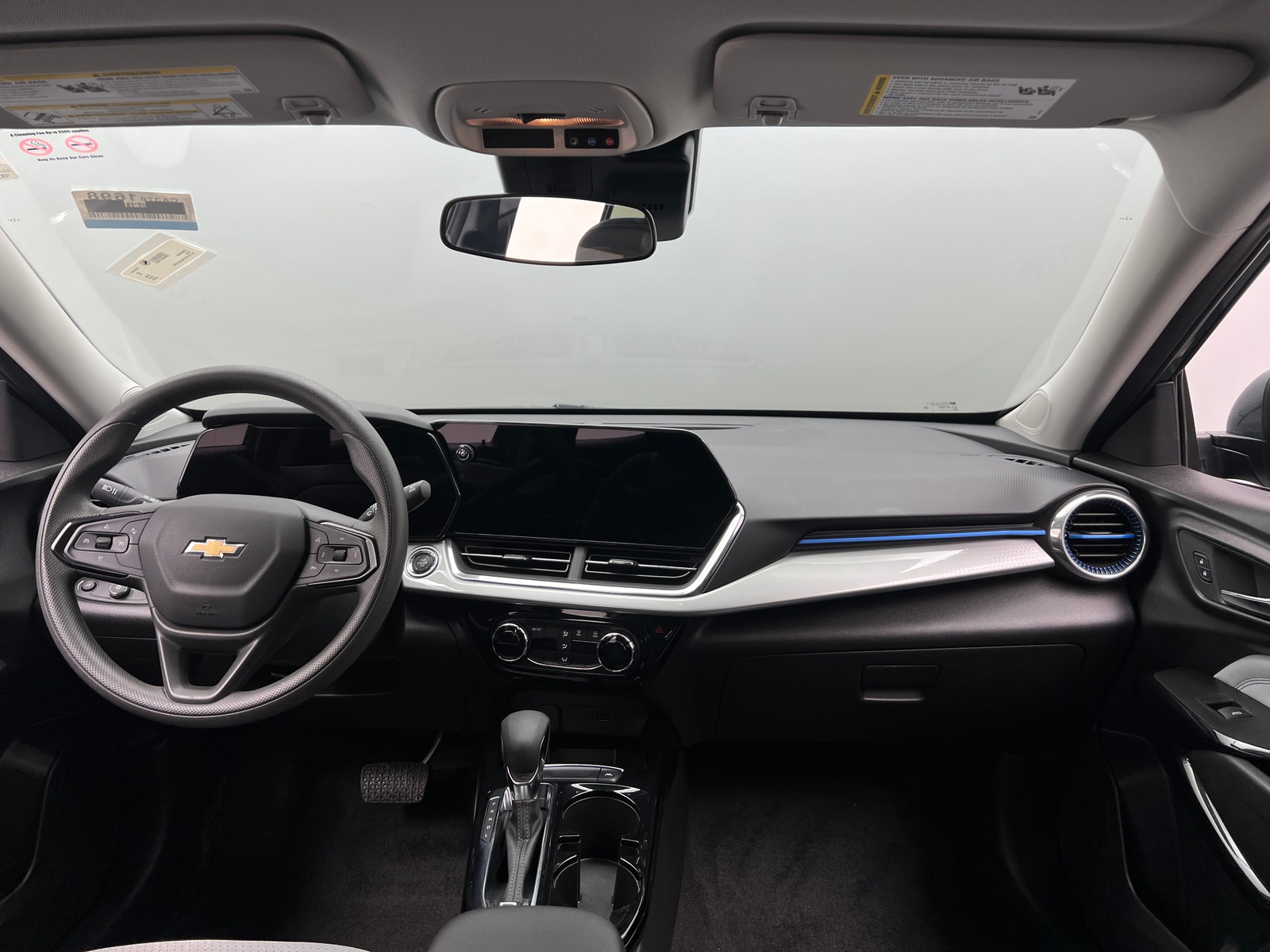 Thumbnail: 2025 Chevrolet Trax - 3