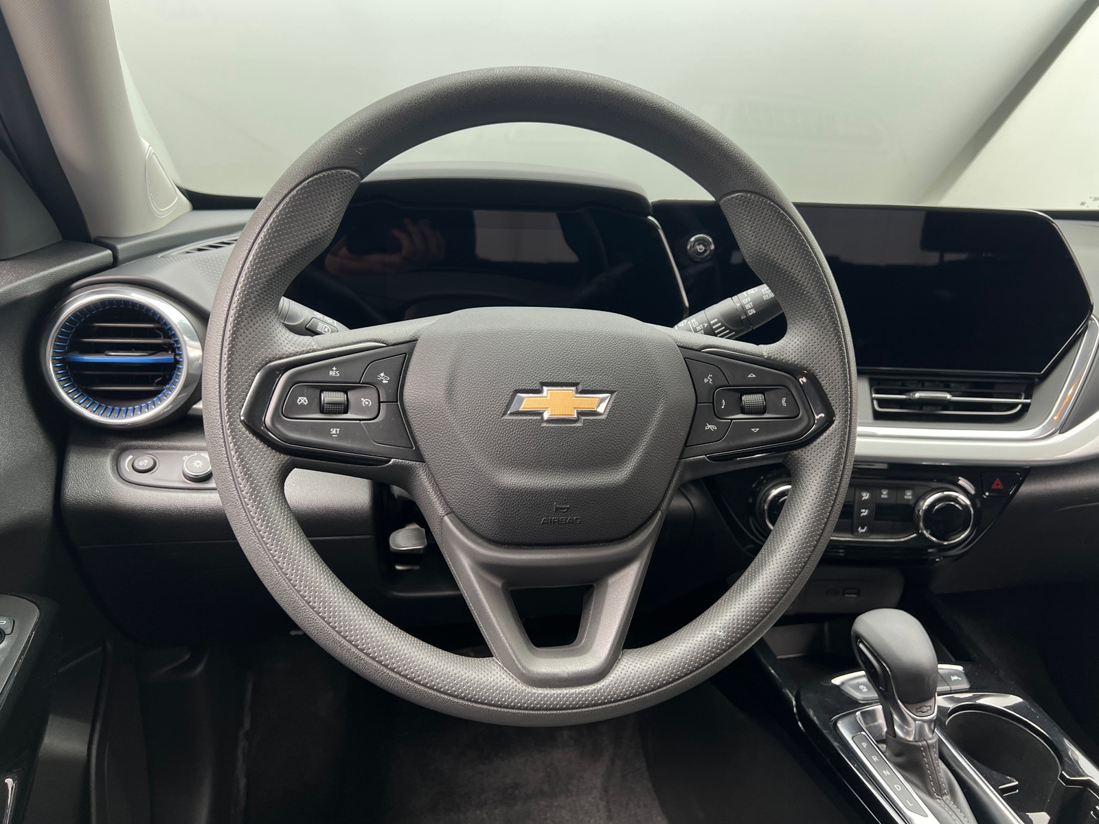 Thumbnail: 2025 Chevrolet Trax - 5