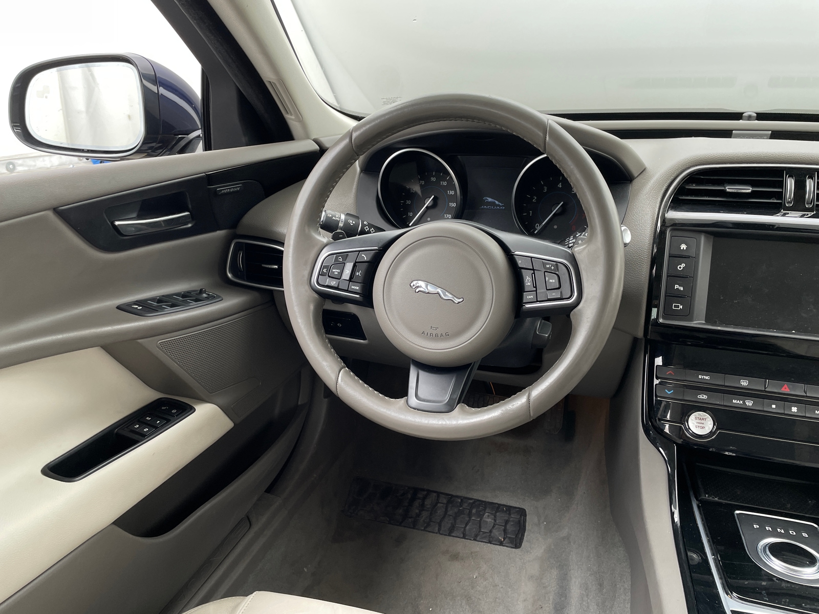 Thumbnail: 2017 Jaguar XE - 4