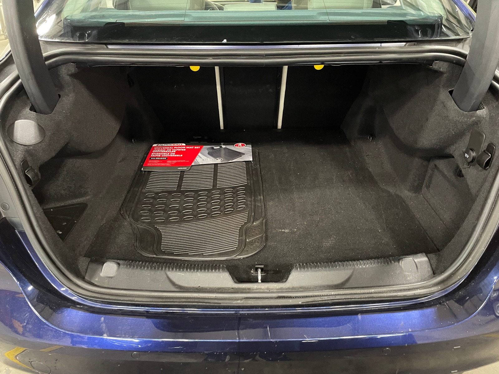 Thumbnail: 2017 Jaguar XE - 6