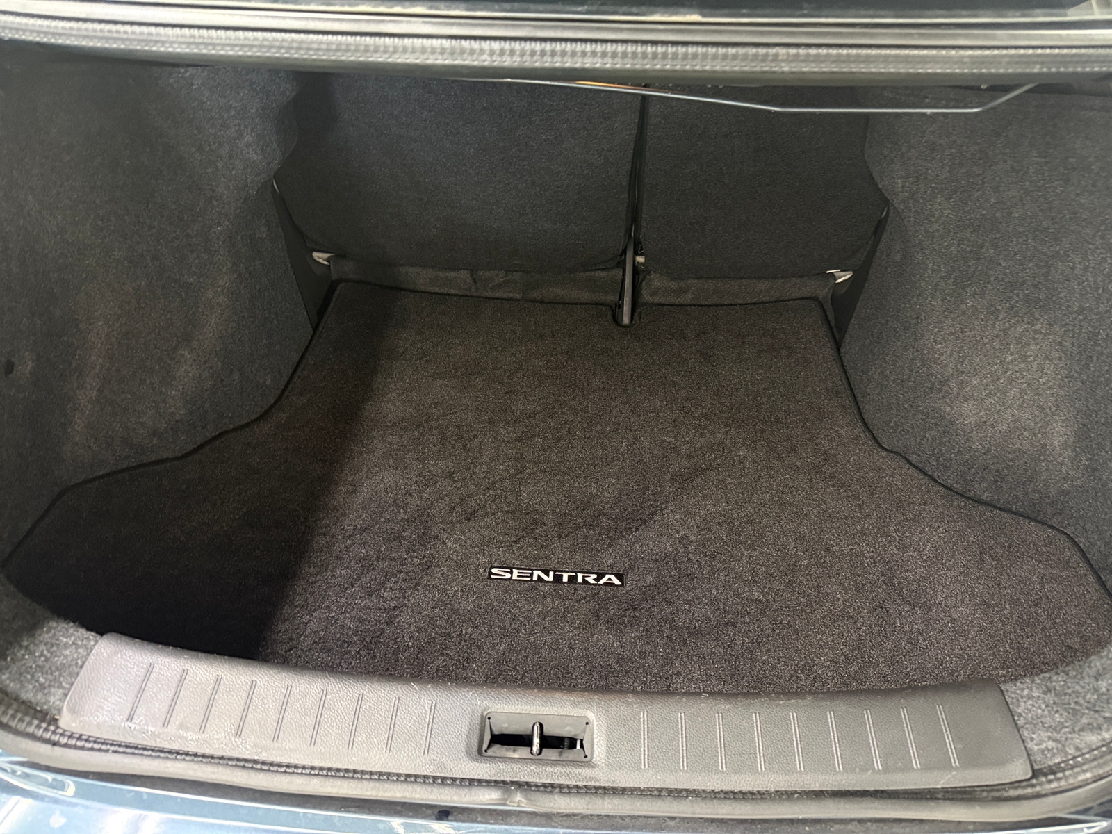 Thumbnail: 2017 Nissan Sentra - 6