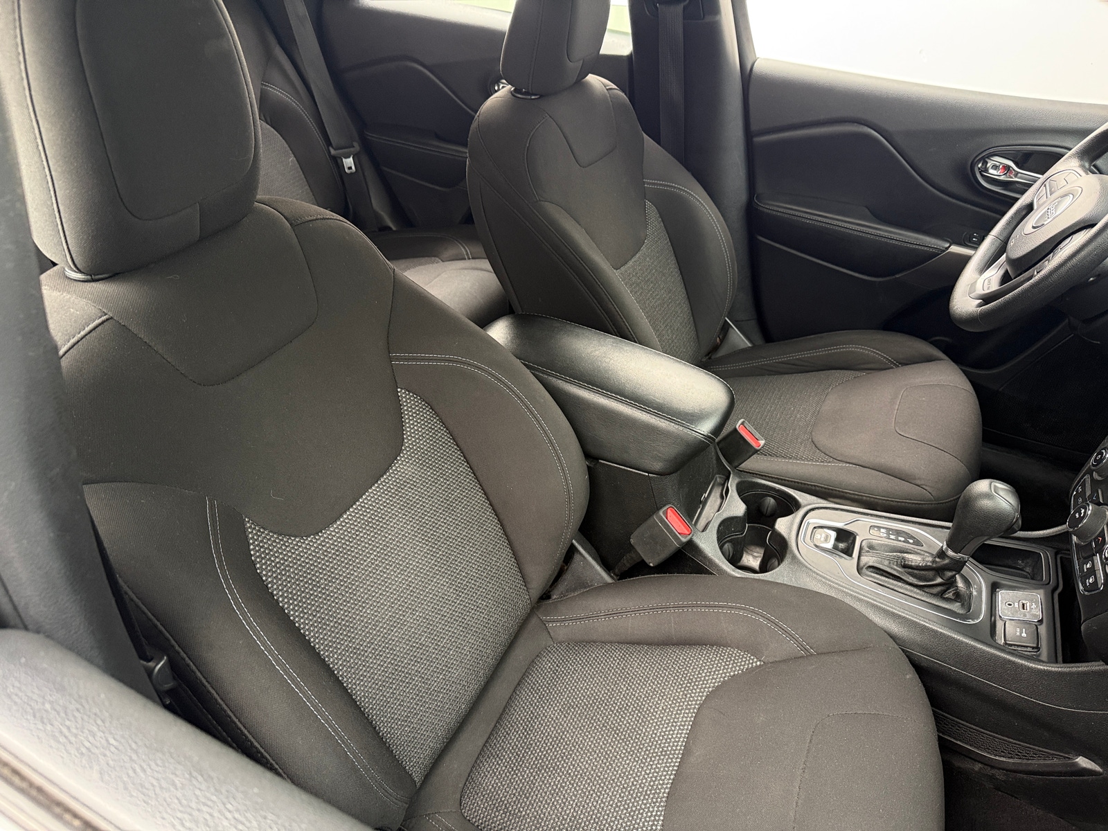 Thumbnail: 2019 Jeep Cherokee - 2