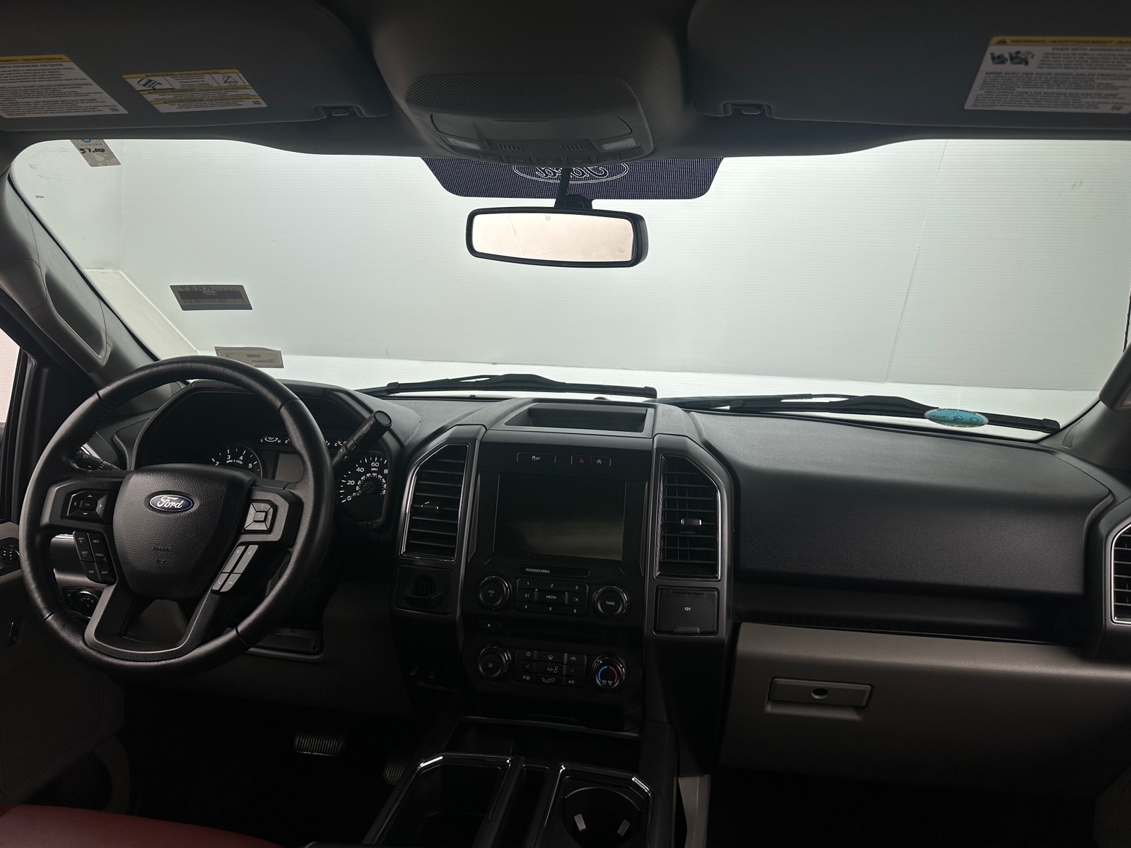 Thumbnail: 2018 Ford Econoline - 3