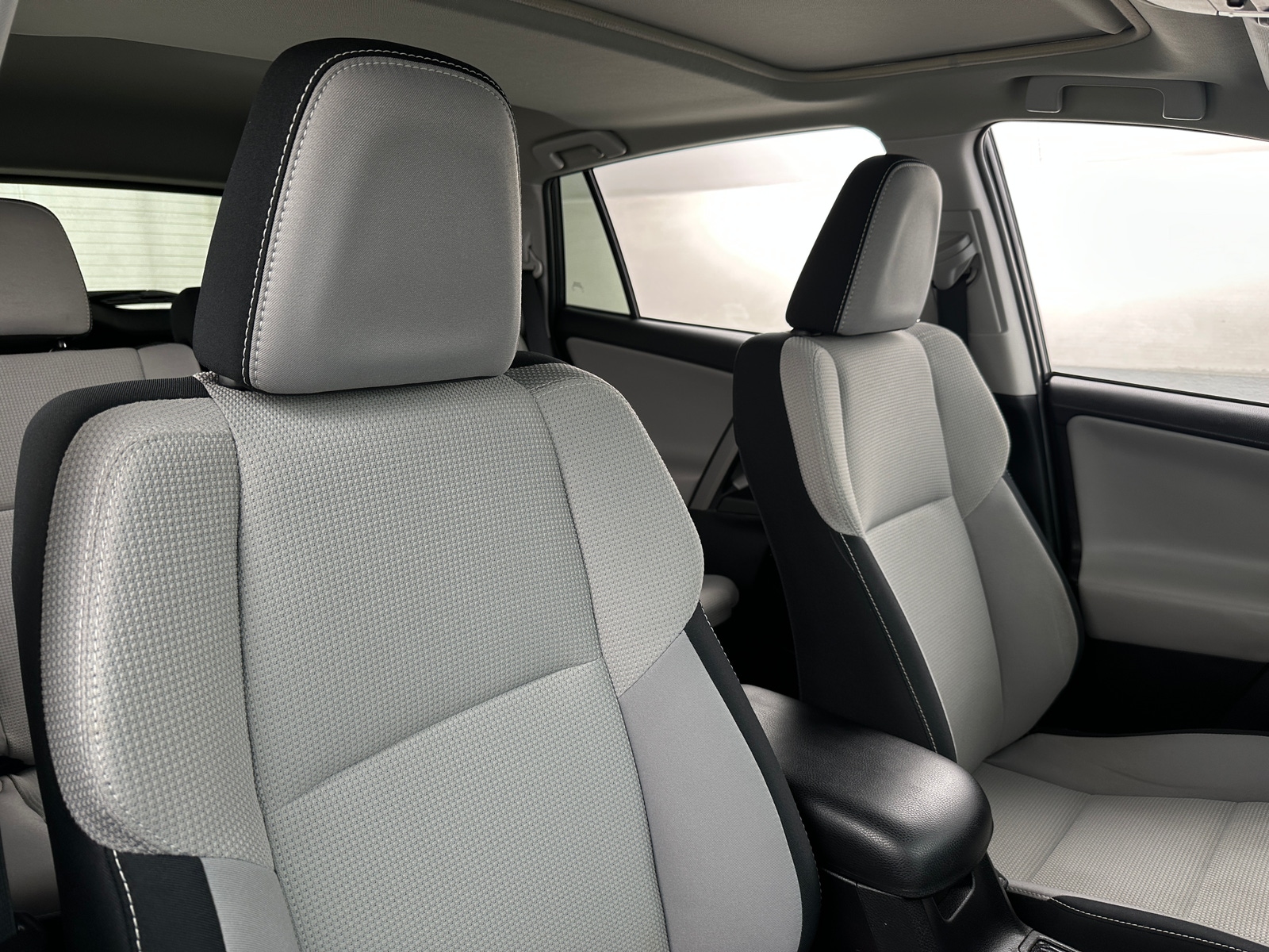 Thumbnail: 2016 Toyota RAV4 - 2