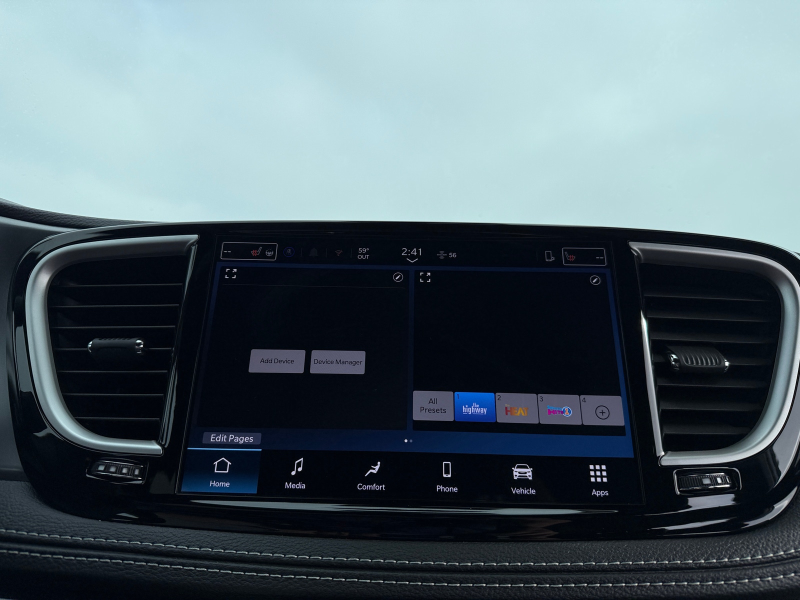 Thumbnail: 2026 Chrysler Pacifica - 3