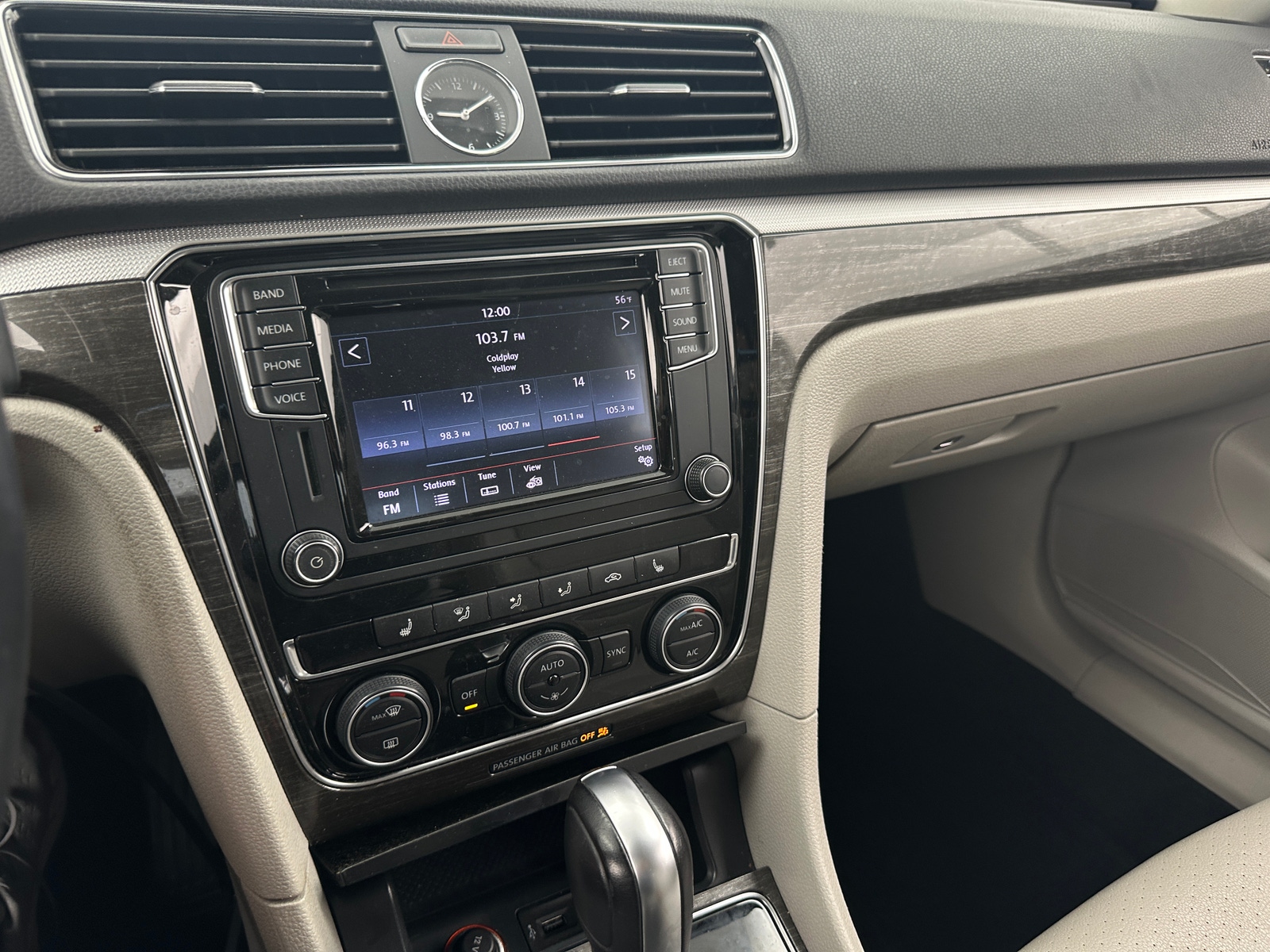 Thumbnail: 2016 Volkswagen Passat - 3