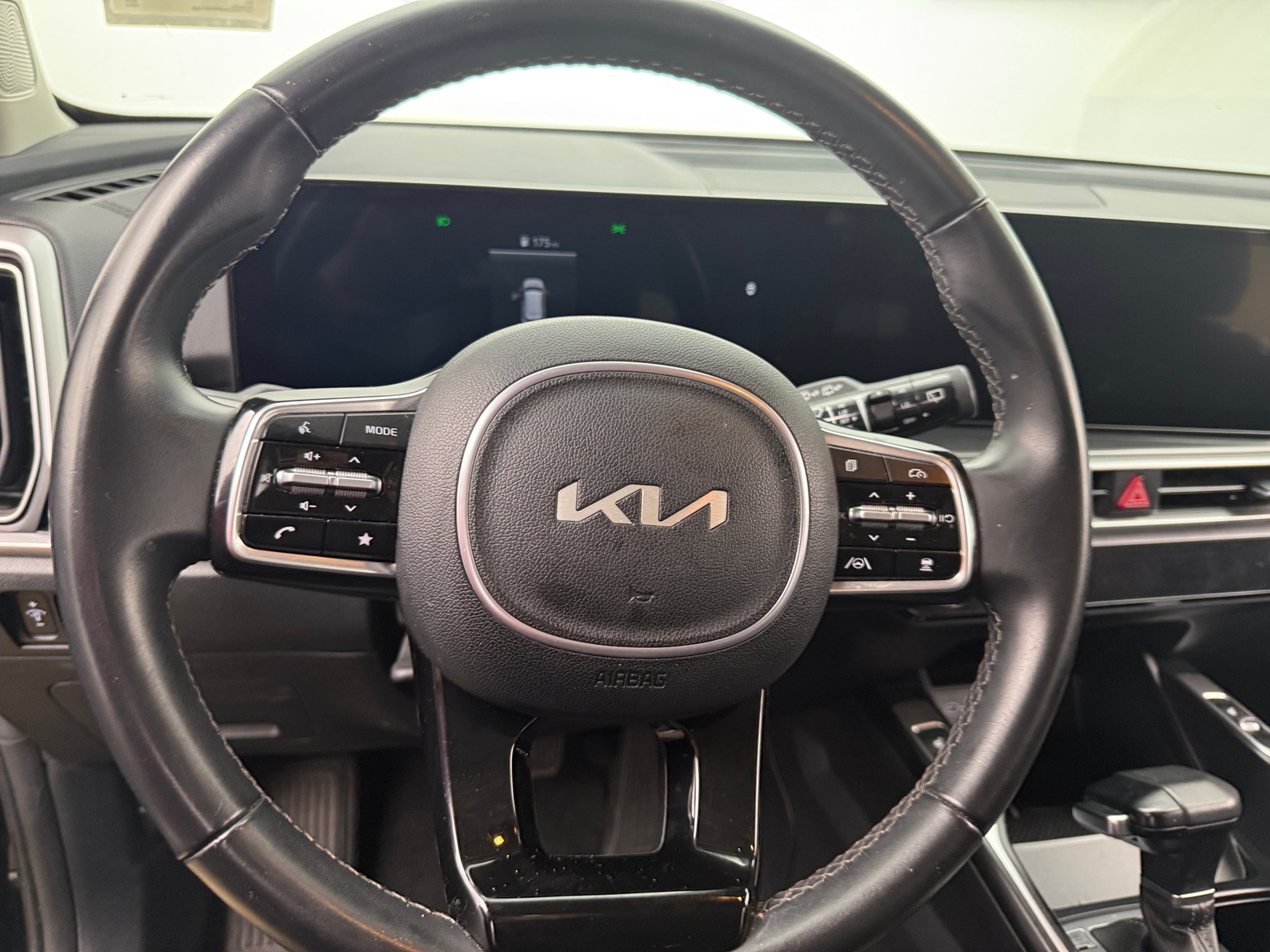 Thumbnail: 2024 Kia Sorento - 4