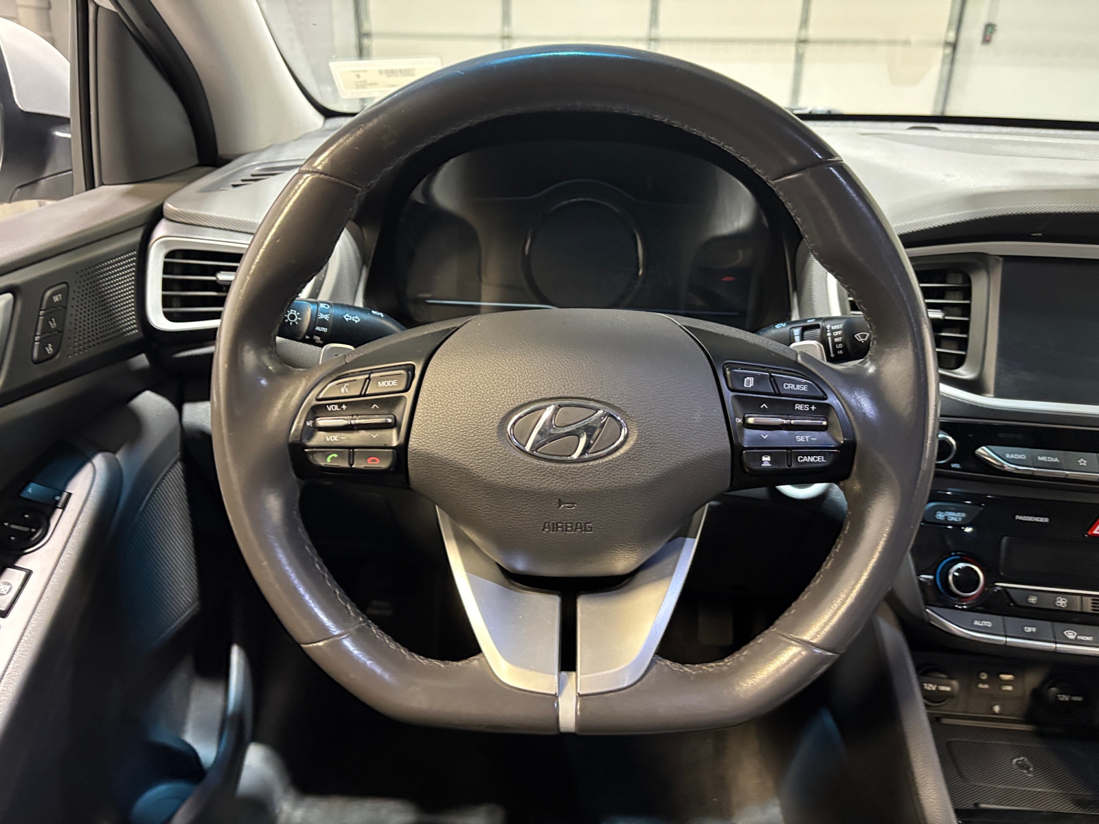 Thumbnail: 2019 Hyundai Ioniq - 4