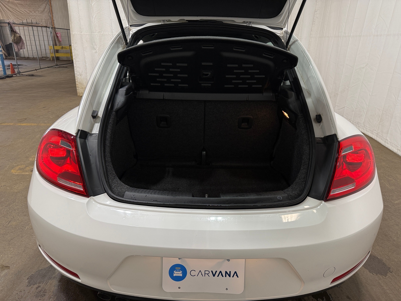 Thumbnail: 2012 Volkswagen Beetle - 6