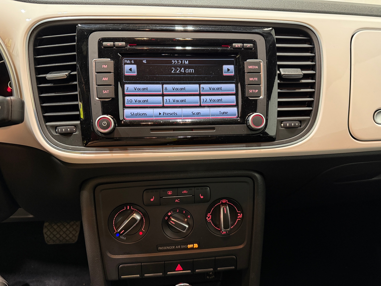 Thumbnail: 2012 Volkswagen Beetle - 3