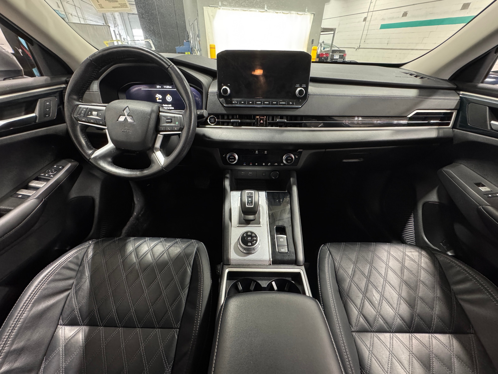 Thumbnail: 2022 Mitsubishi Outlander - 2