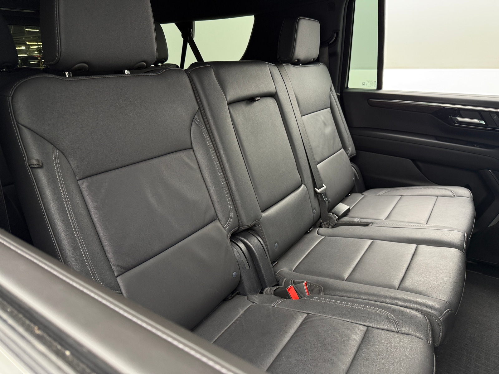 Thumbnail: 2025 Chevrolet Suburban - 5