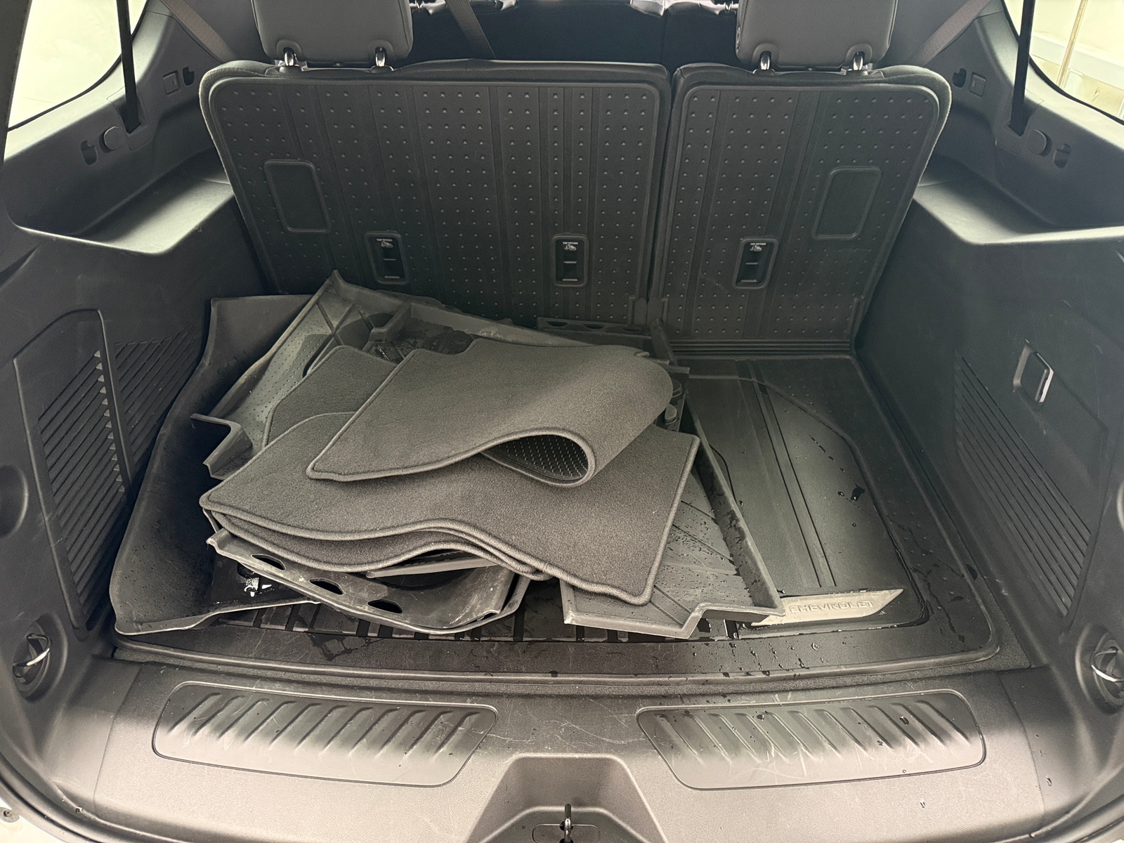 Thumbnail: 2025 Chevrolet Suburban - 6