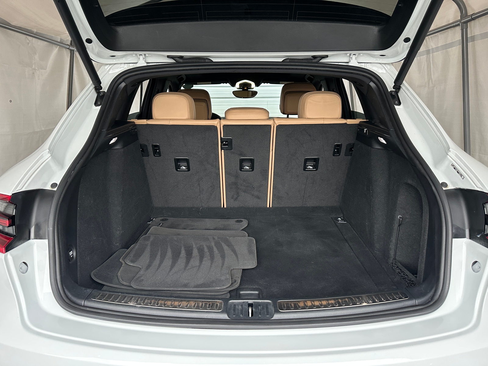 Thumbnail: 2017 Porsche Macan - 6