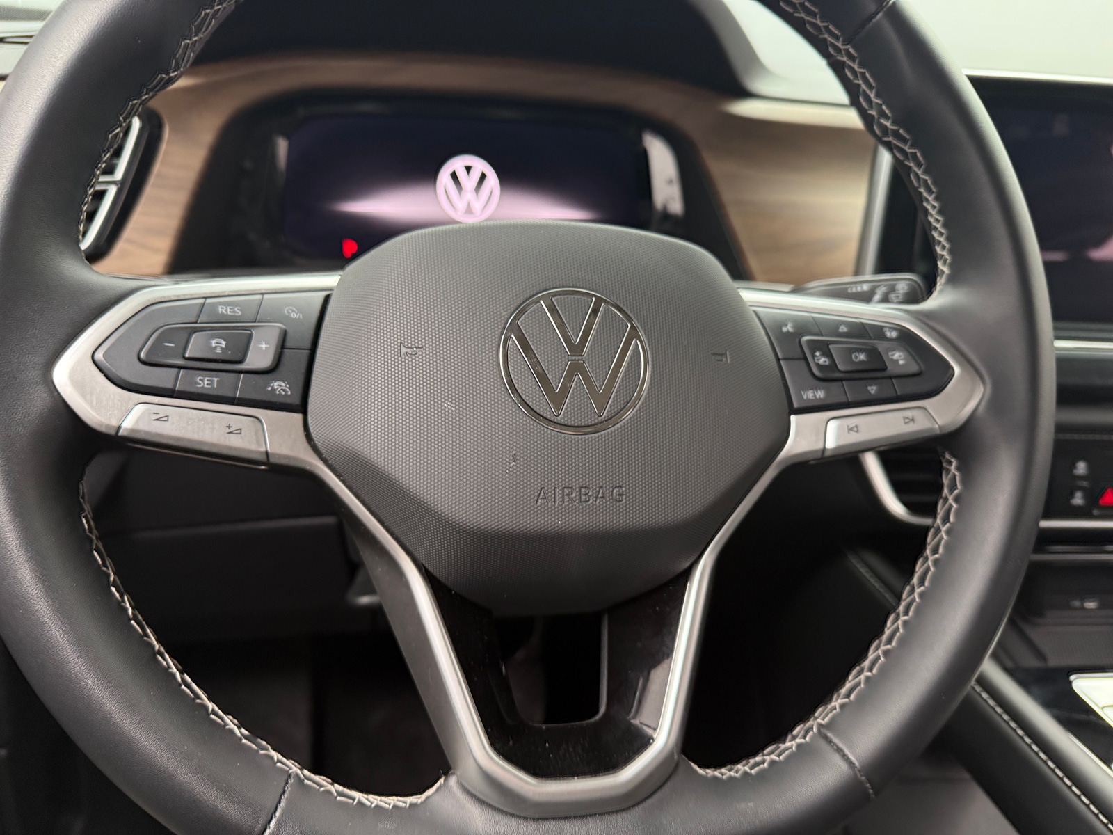 Thumbnail: 2025 Volkswagen Atlas - 4