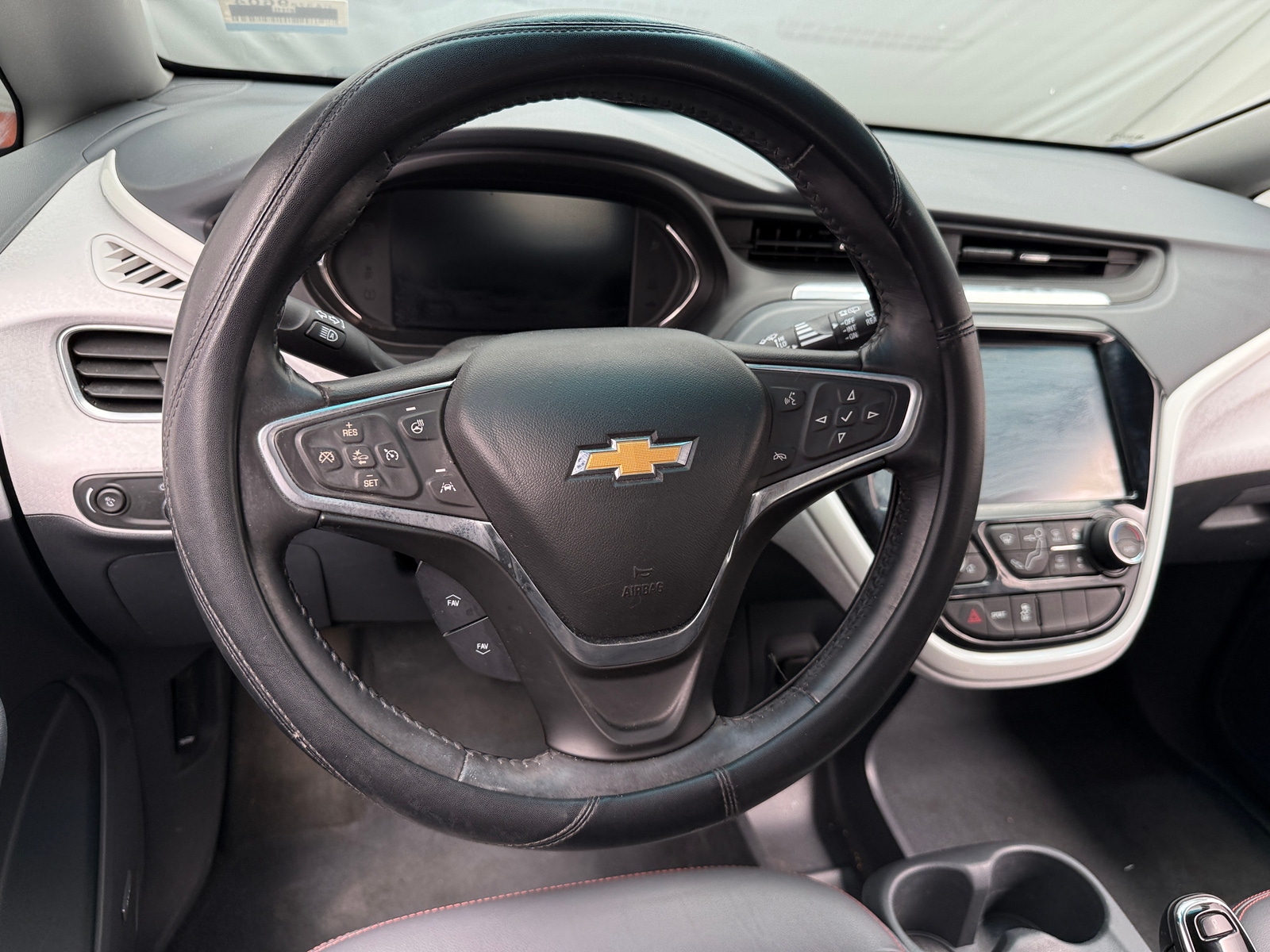 Thumbnail: 2017 Chevrolet Bolt EV - 4