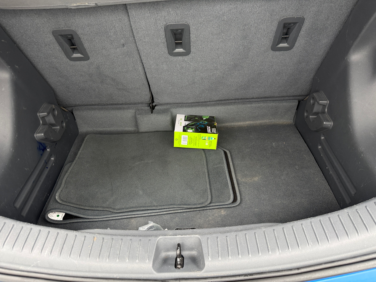 Thumbnail: 2017 Chevrolet Bolt EV - 6