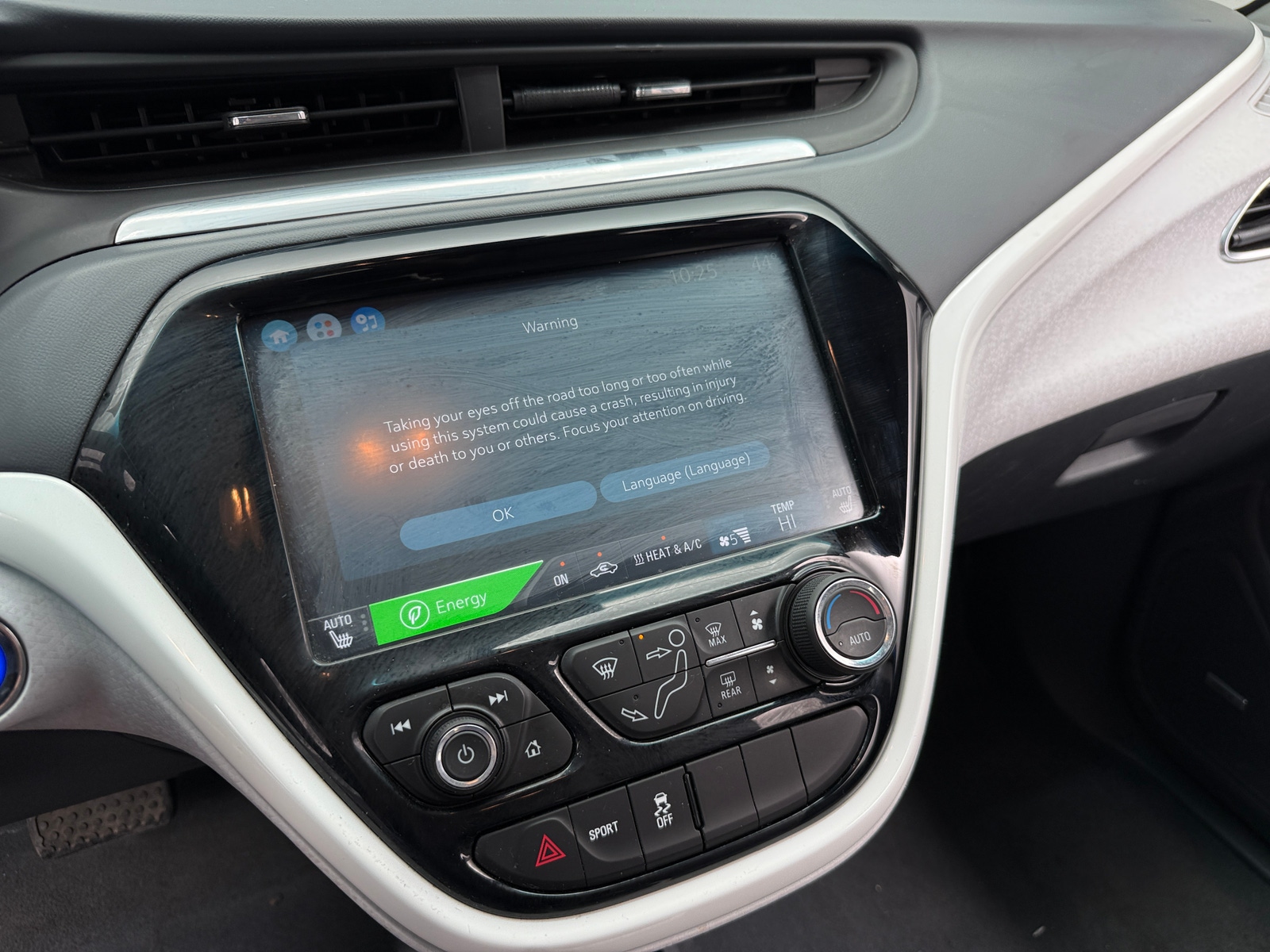 Thumbnail: 2017 Chevrolet Bolt EV - 3