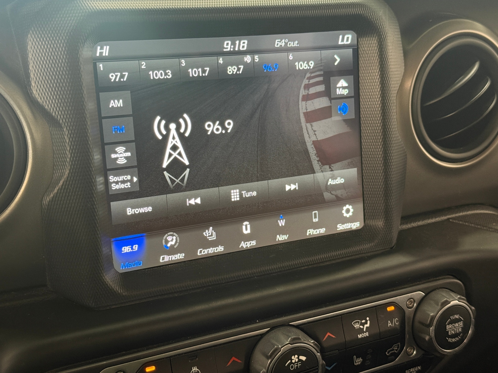 Thumbnail: 2021 Jeep Gladiator - 4