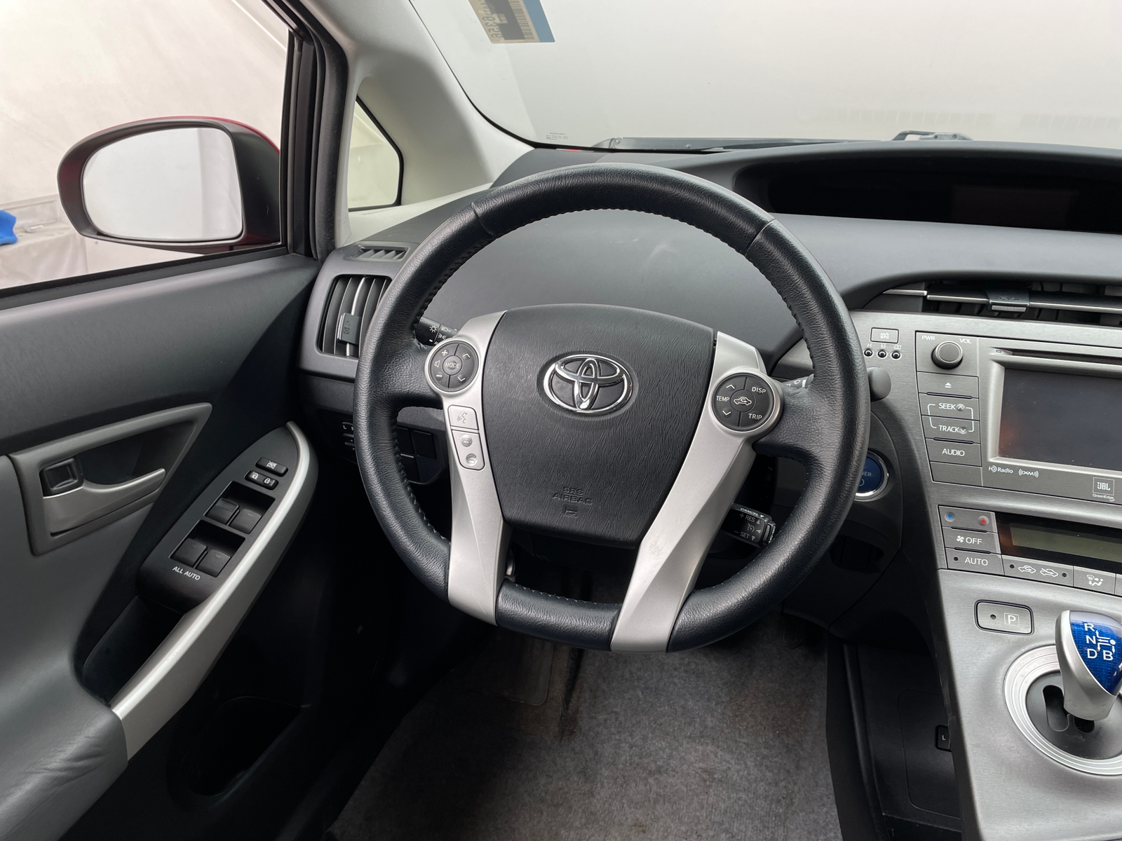 Thumbnail: 2015 Toyota Prius - 5