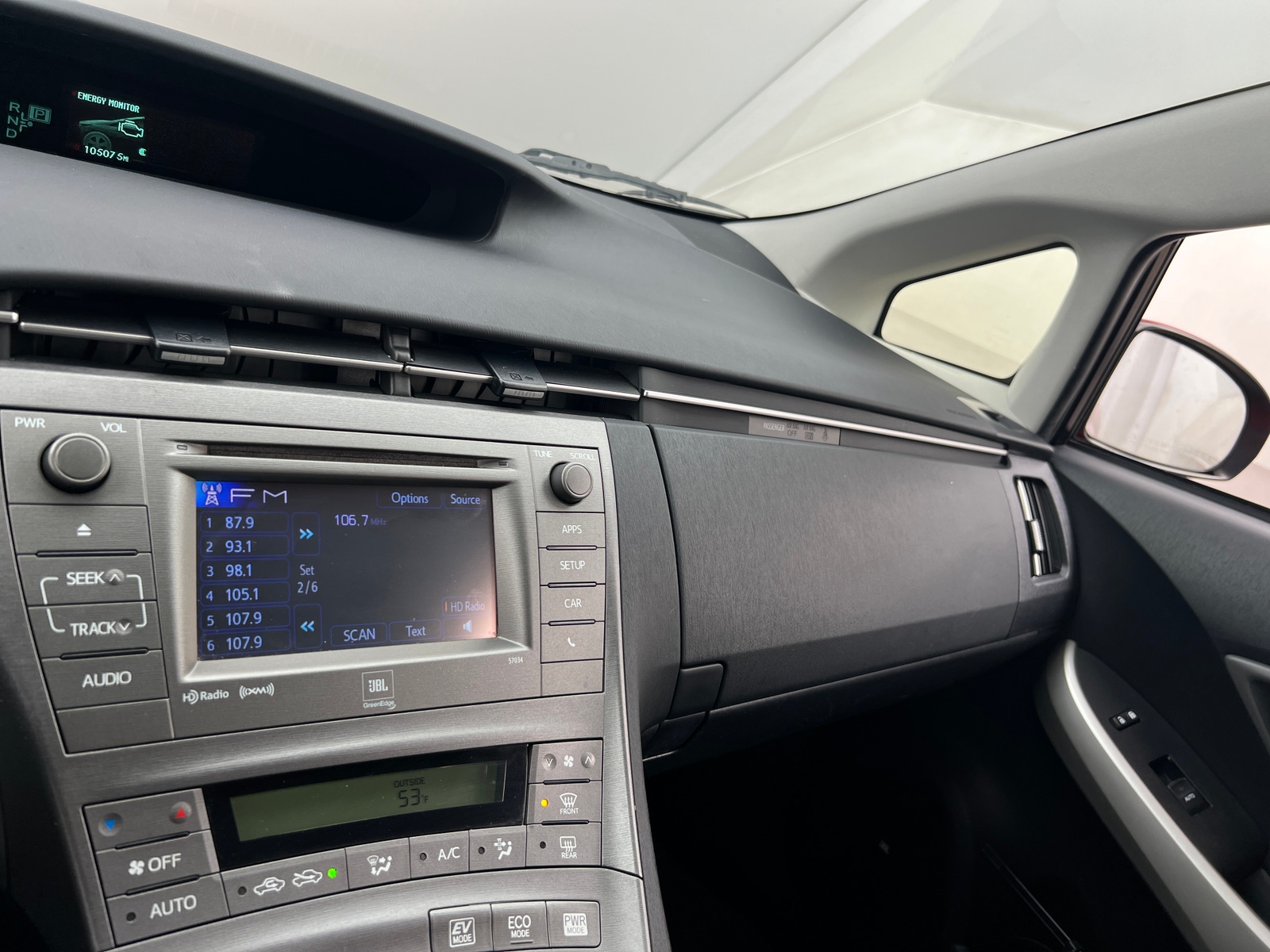 Thumbnail: 2015 Toyota Prius - 4