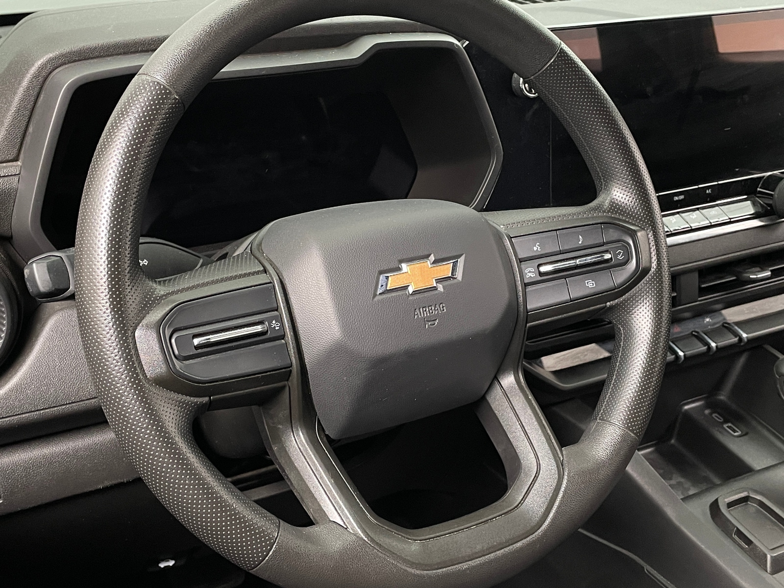 Thumbnail: 2024 Chevrolet Colorado - 5