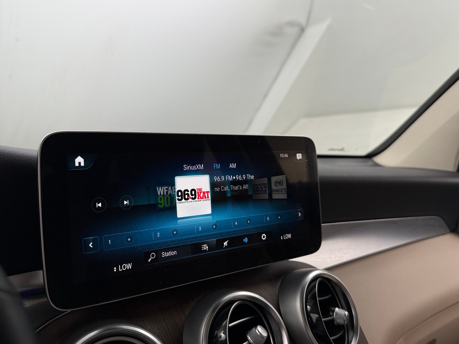 Thumbnail: 2022 Mercedes-Benz GLC - 3