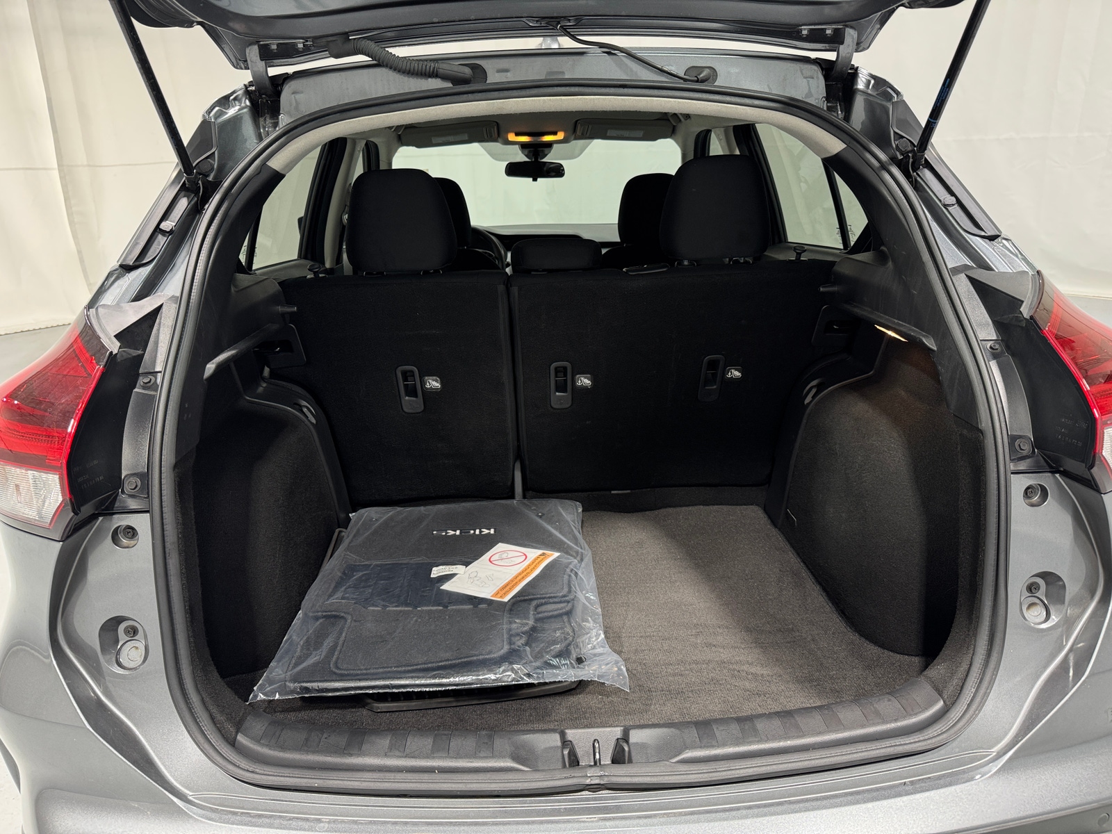 Thumbnail: 2023 Nissan Kicks - 7