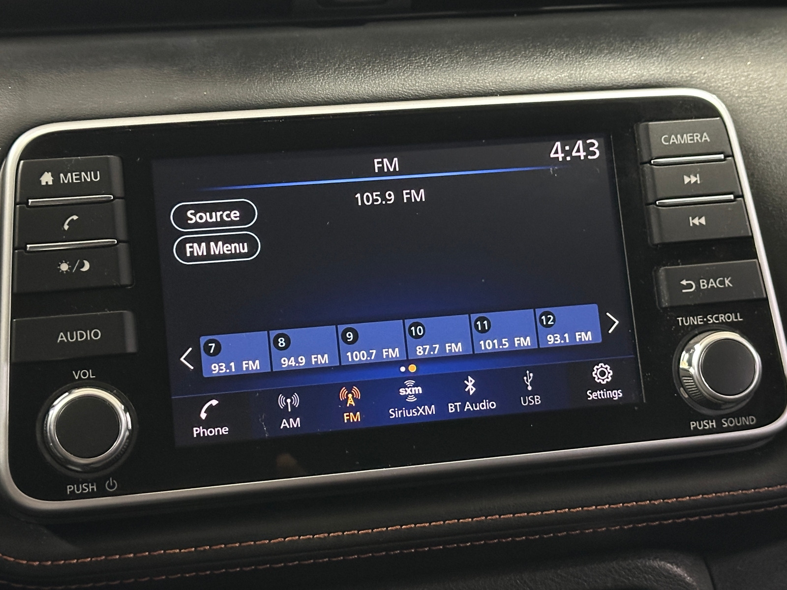 Thumbnail: 2019 Nissan Kicks - 4