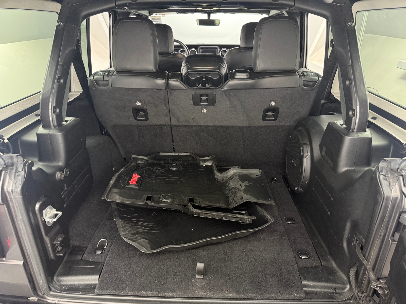 Thumbnail: 2021 Jeep Wrangler - 6