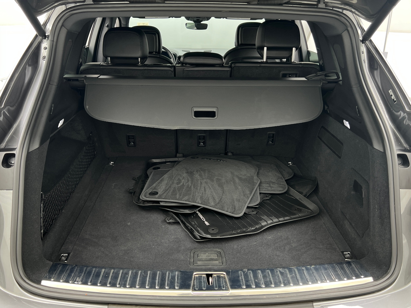 Thumbnail: 2024 Porsche Cayenne - 6