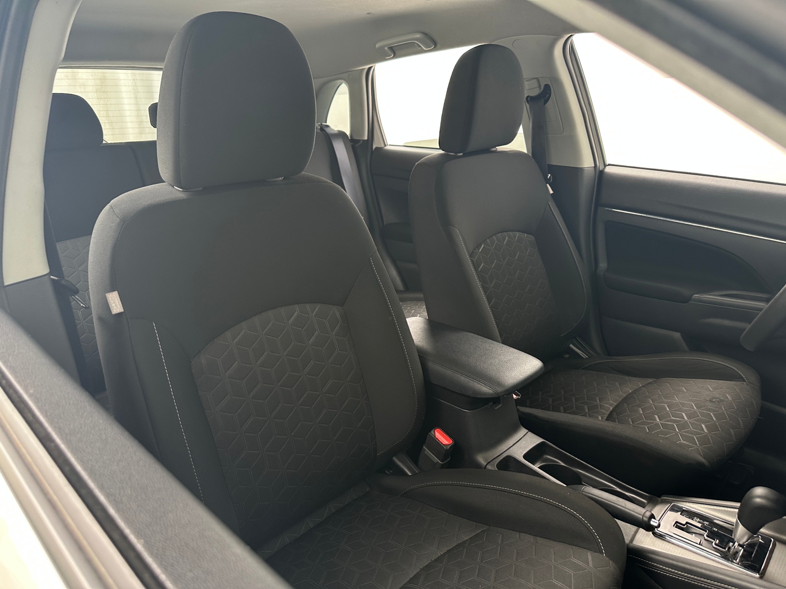 Thumbnail: 2020 Mitsubishi Outlander Sport - 2