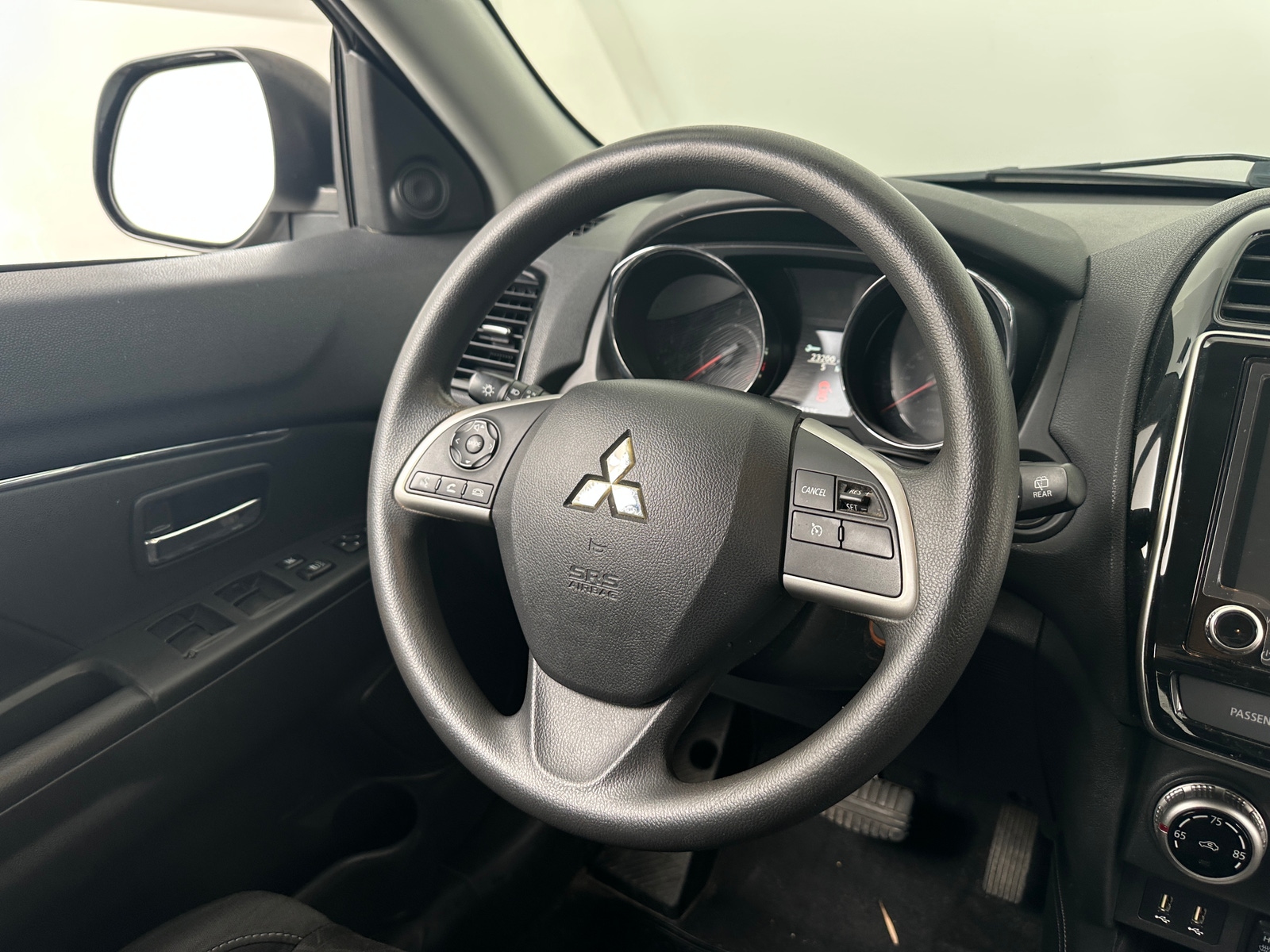 Thumbnail: 2020 Mitsubishi Outlander Sport - 5