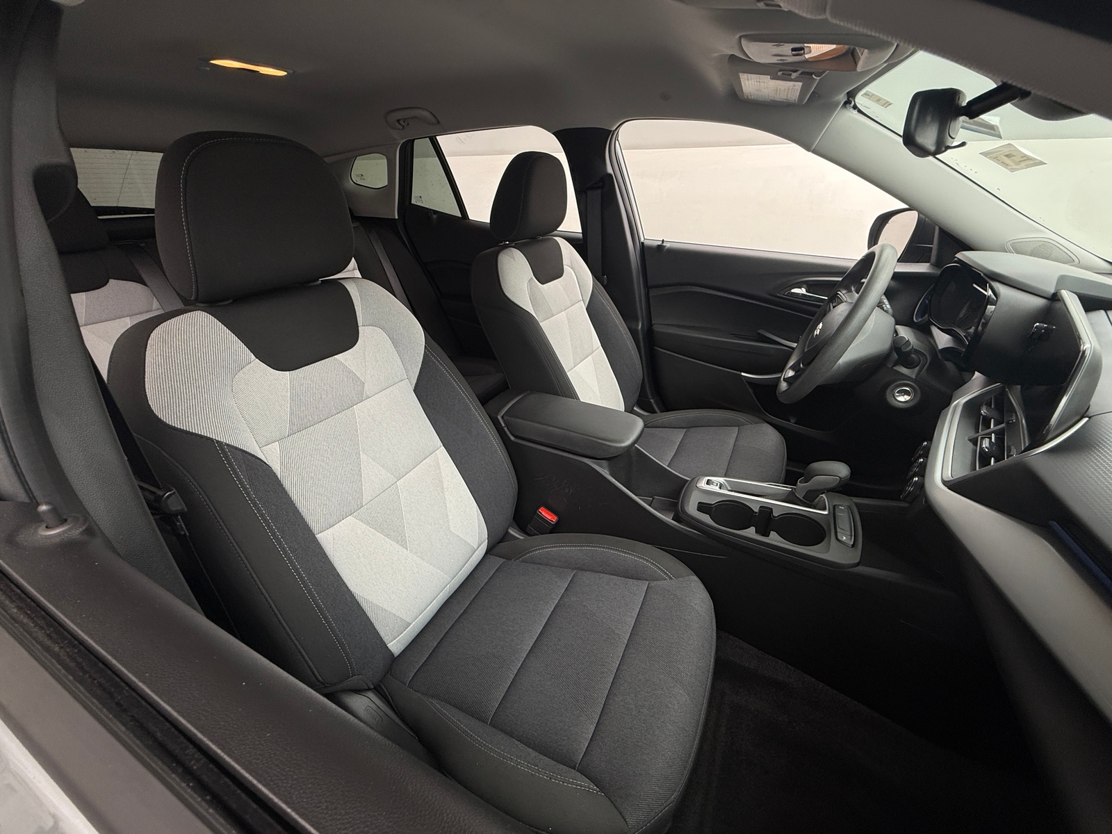 Thumbnail: 2024 Chevrolet Trax - 2