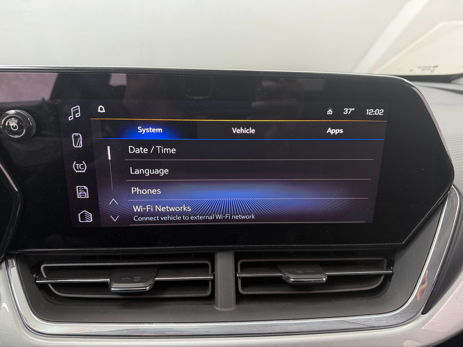 Thumbnail: 2025 Chevrolet Trax - 4