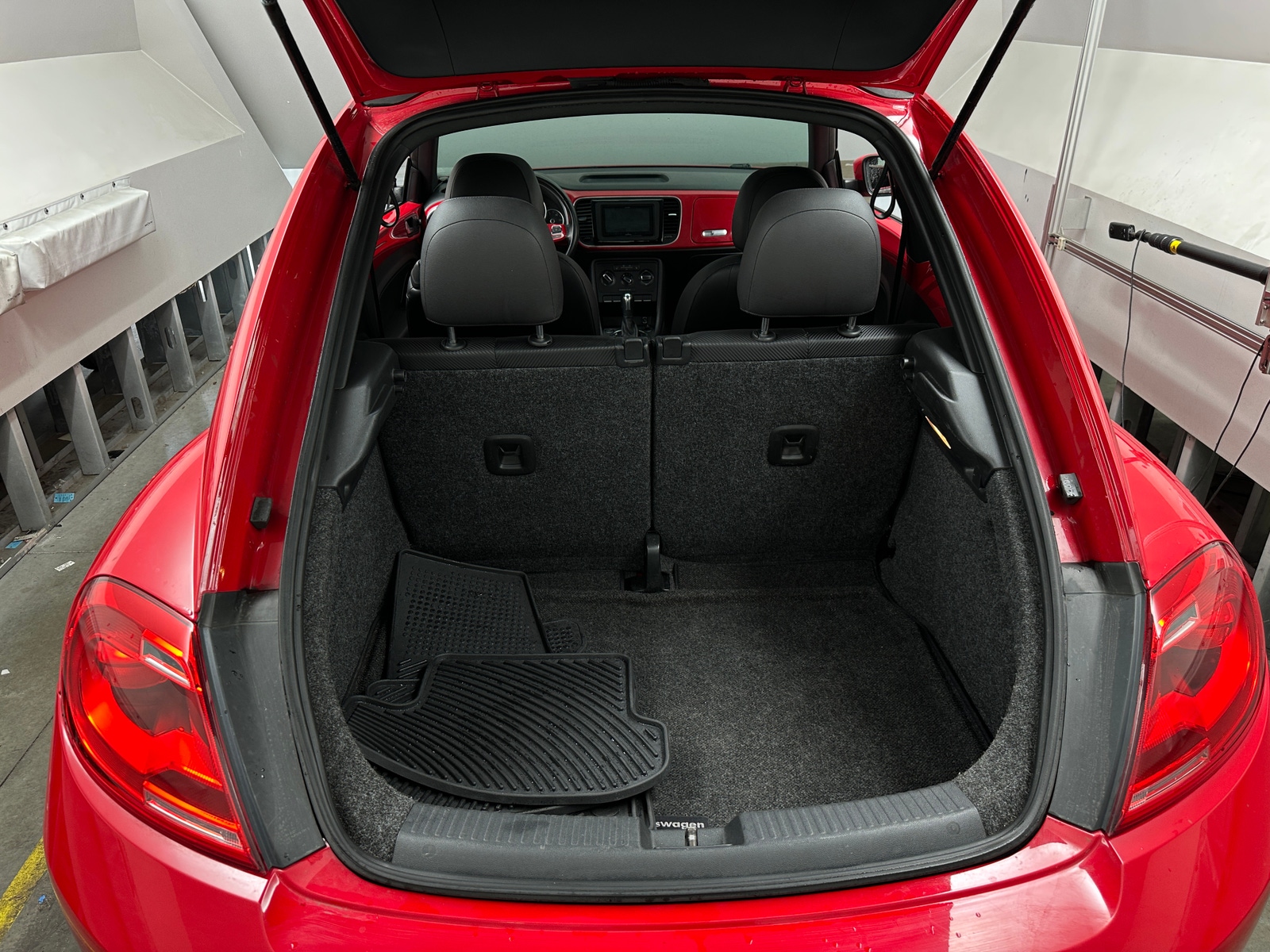 Thumbnail: 2012 Volkswagen Beetle - 6