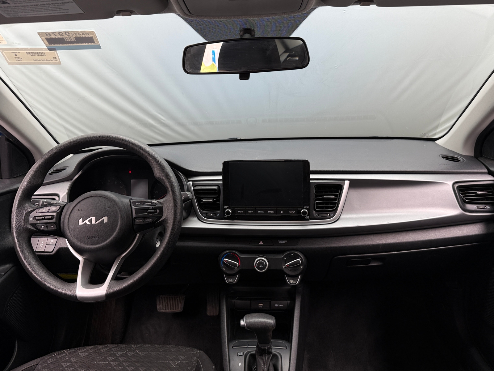 Thumbnail: 2022 Kia Rio - 3