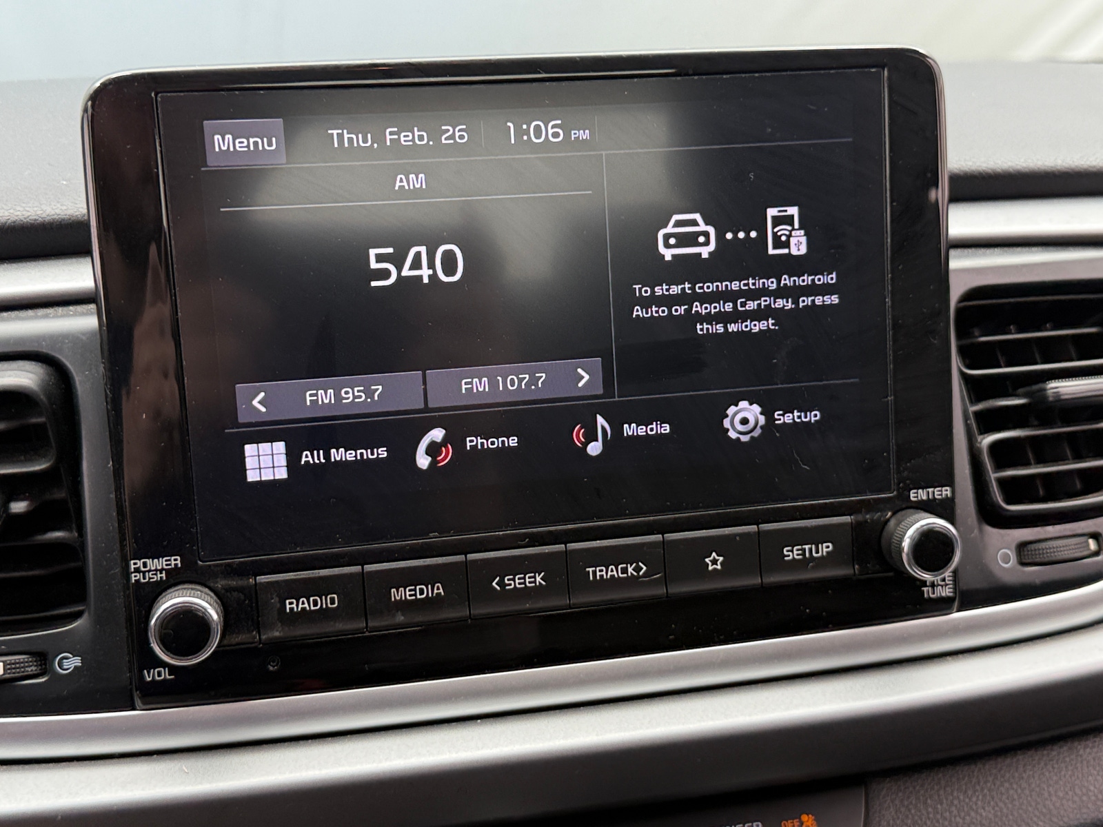 Thumbnail: 2022 Kia Rio - 4