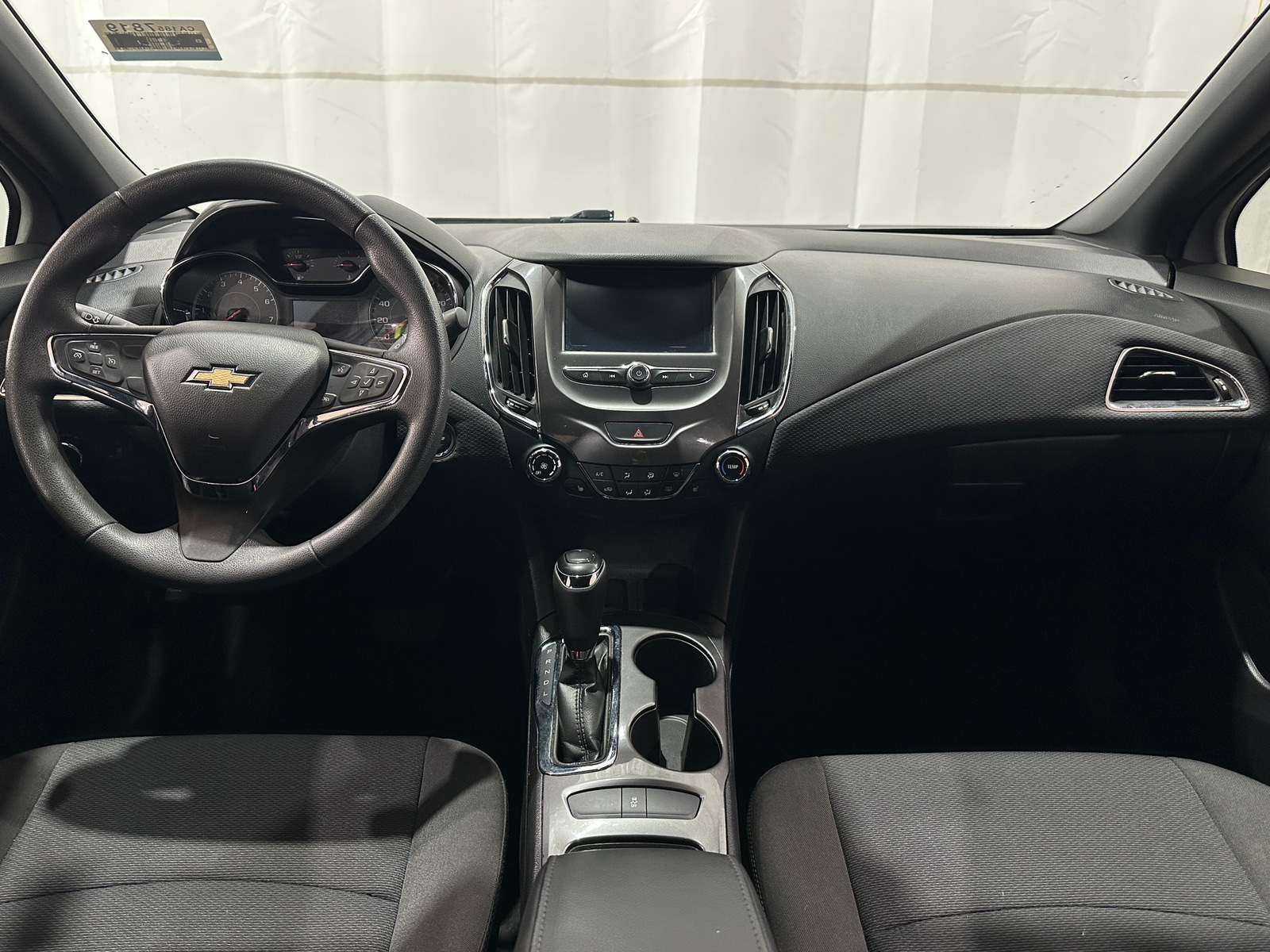 Thumbnail: 2017 Chevrolet Cruze - 3