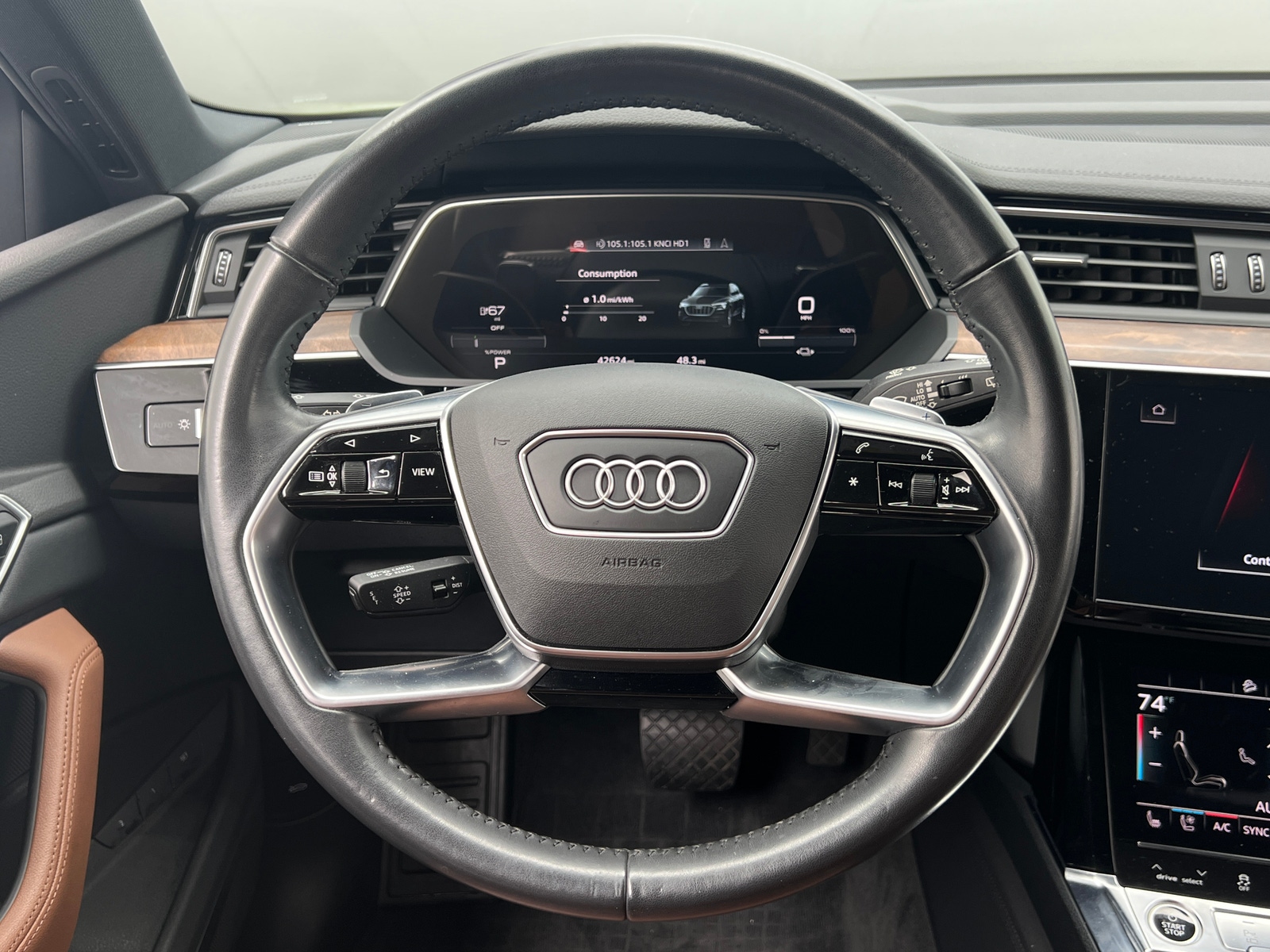 Thumbnail: 2021 Audi e-tron - 4