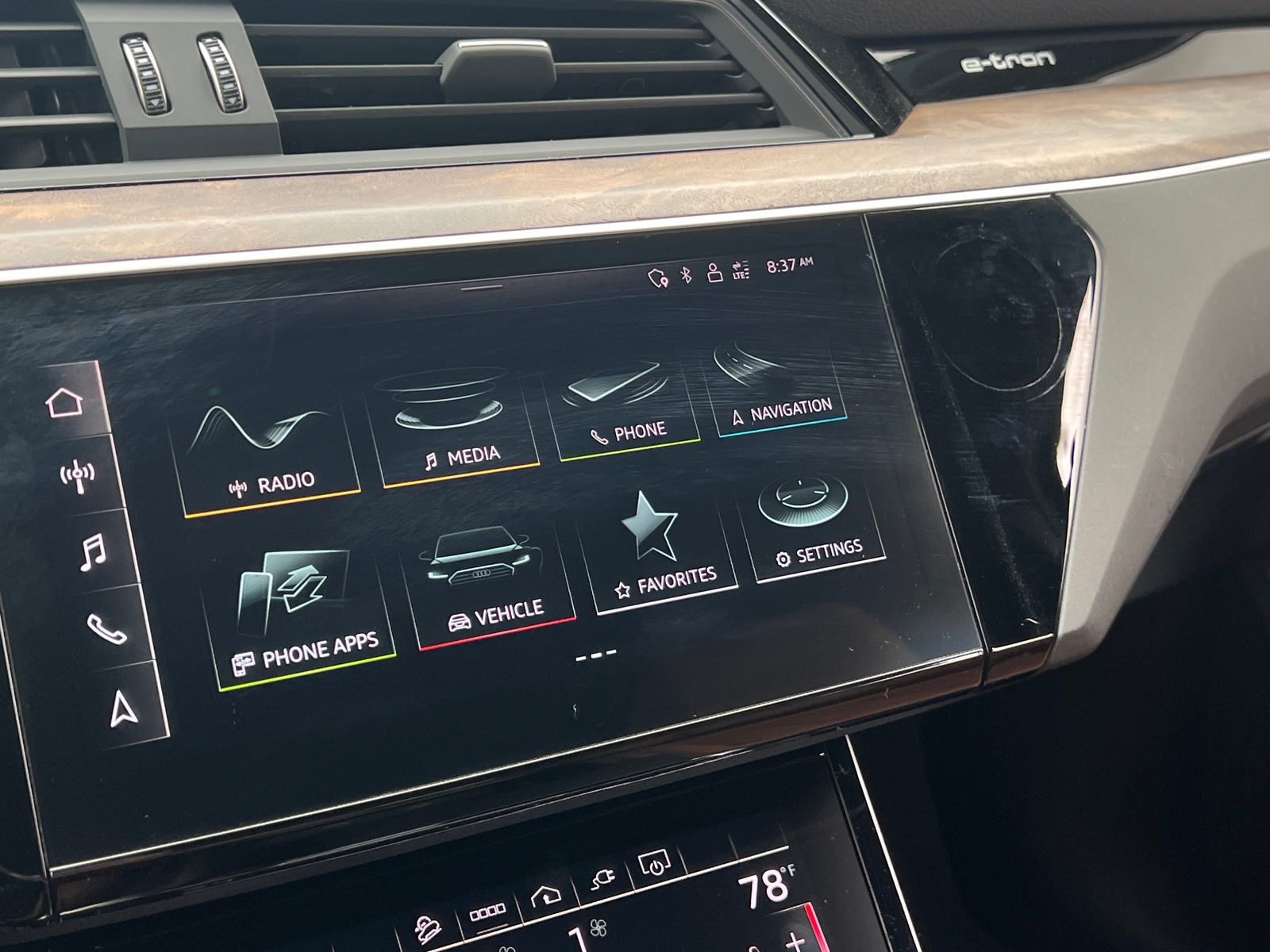 Thumbnail: 2021 Audi e-tron - 3