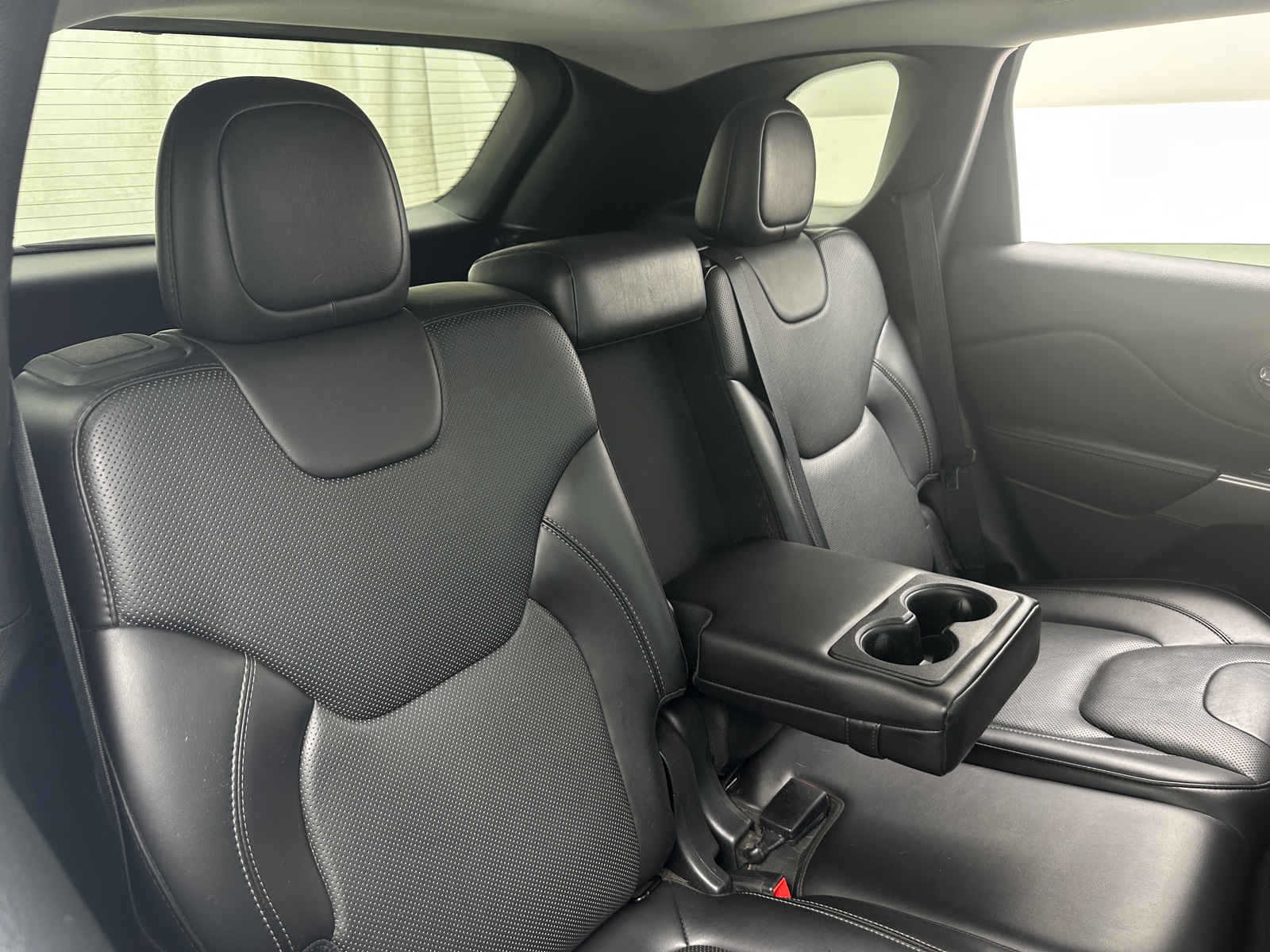 Thumbnail: 2019 Jeep Cherokee - 5