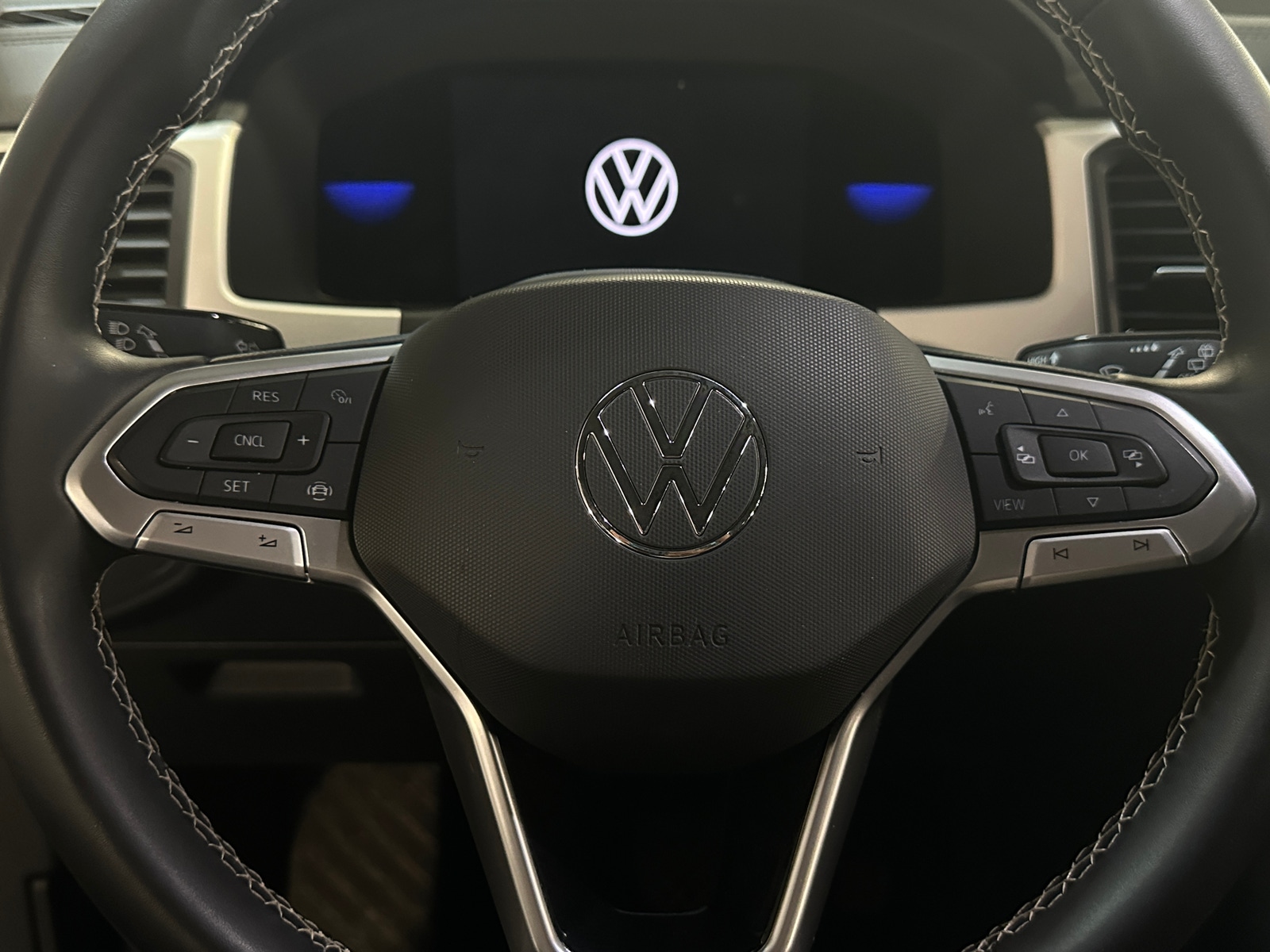 Thumbnail: 2022 Volkswagen Atlas - 4