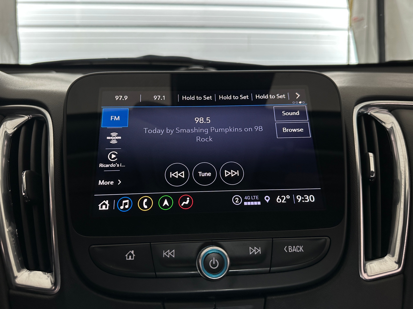 Thumbnail: 2024 Chevrolet Malibu - 3