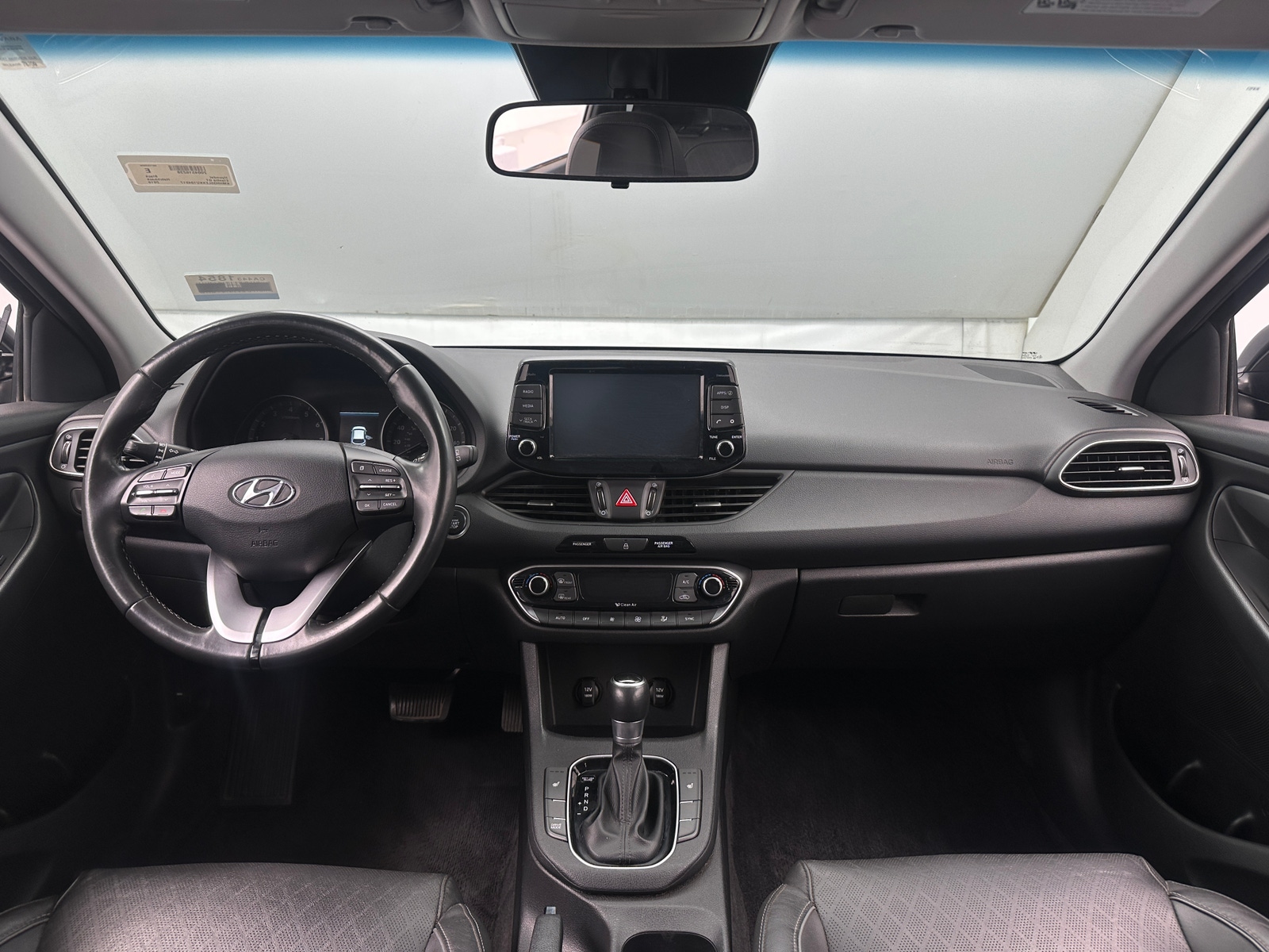 Thumbnail: 2019 Hyundai Elantra - 3